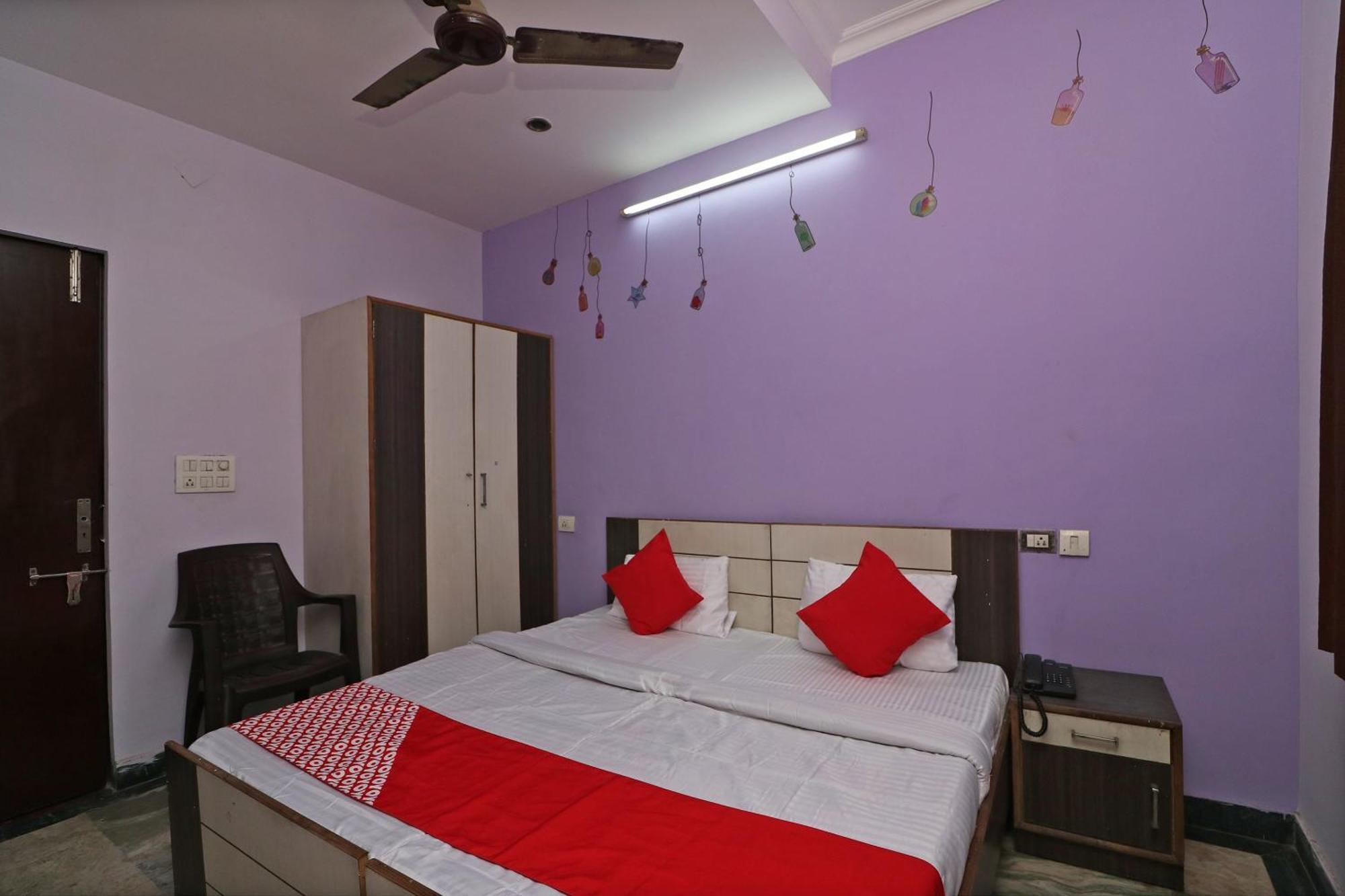 Oyo Ekta Residency