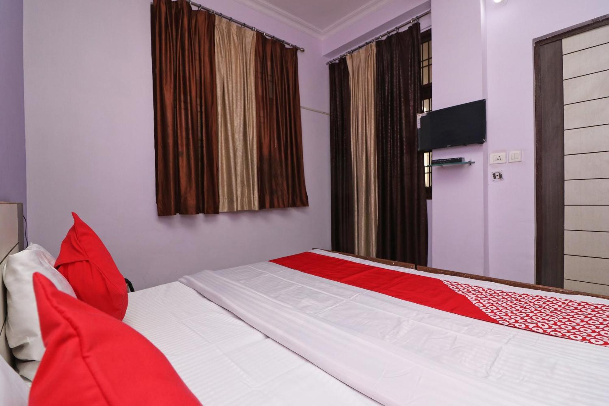 Oyo Ekta Residency Hotel 3*