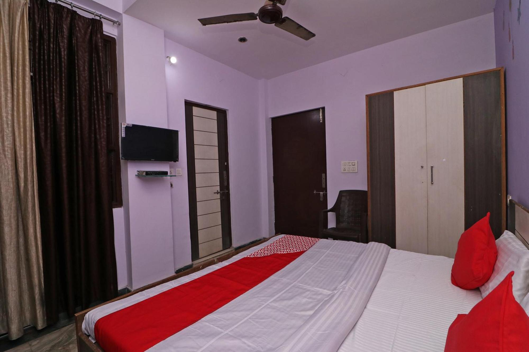 Hotel Oyo Ekta Residency 3*