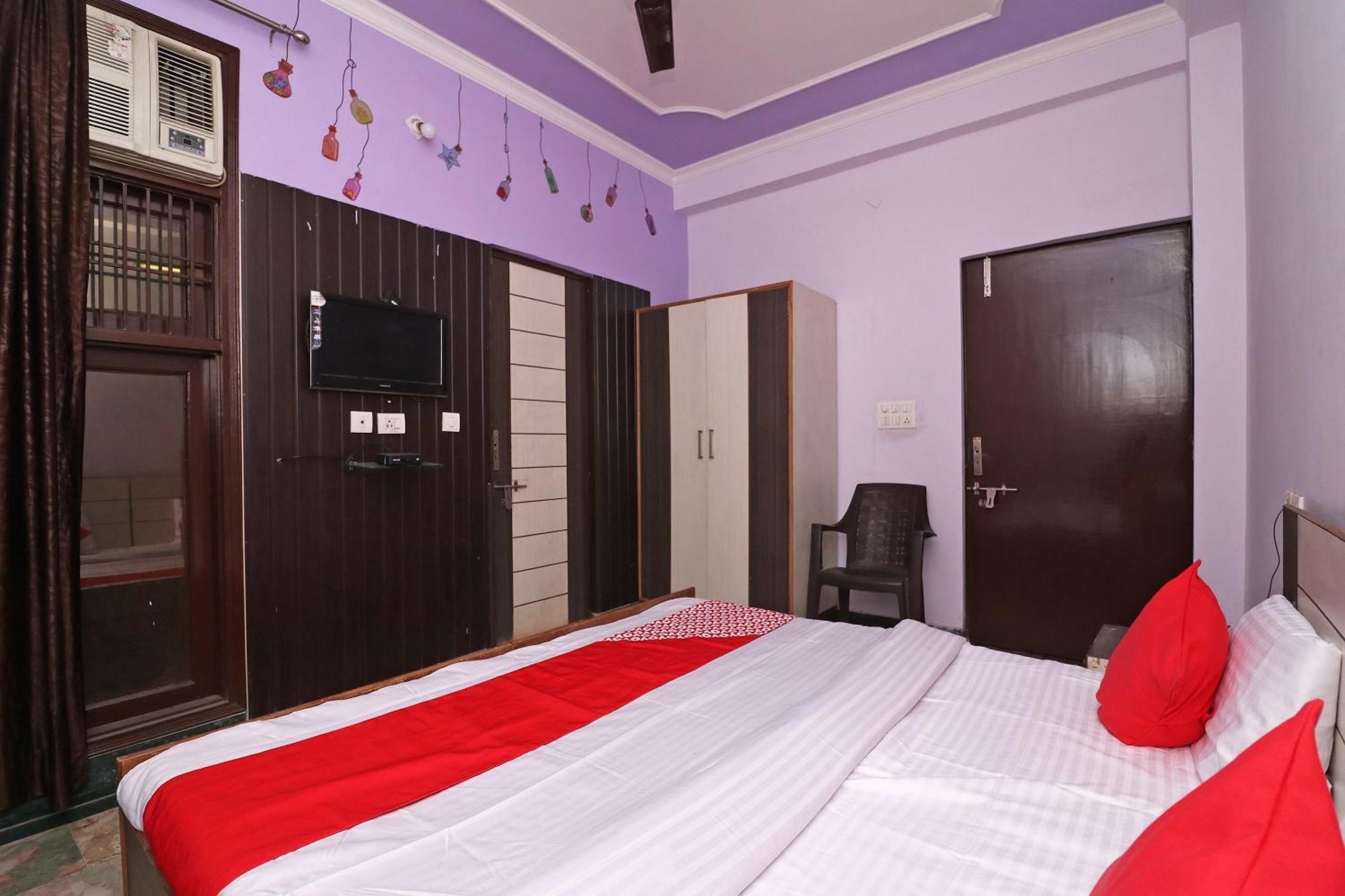 Oyo Ekta Residency Hotel