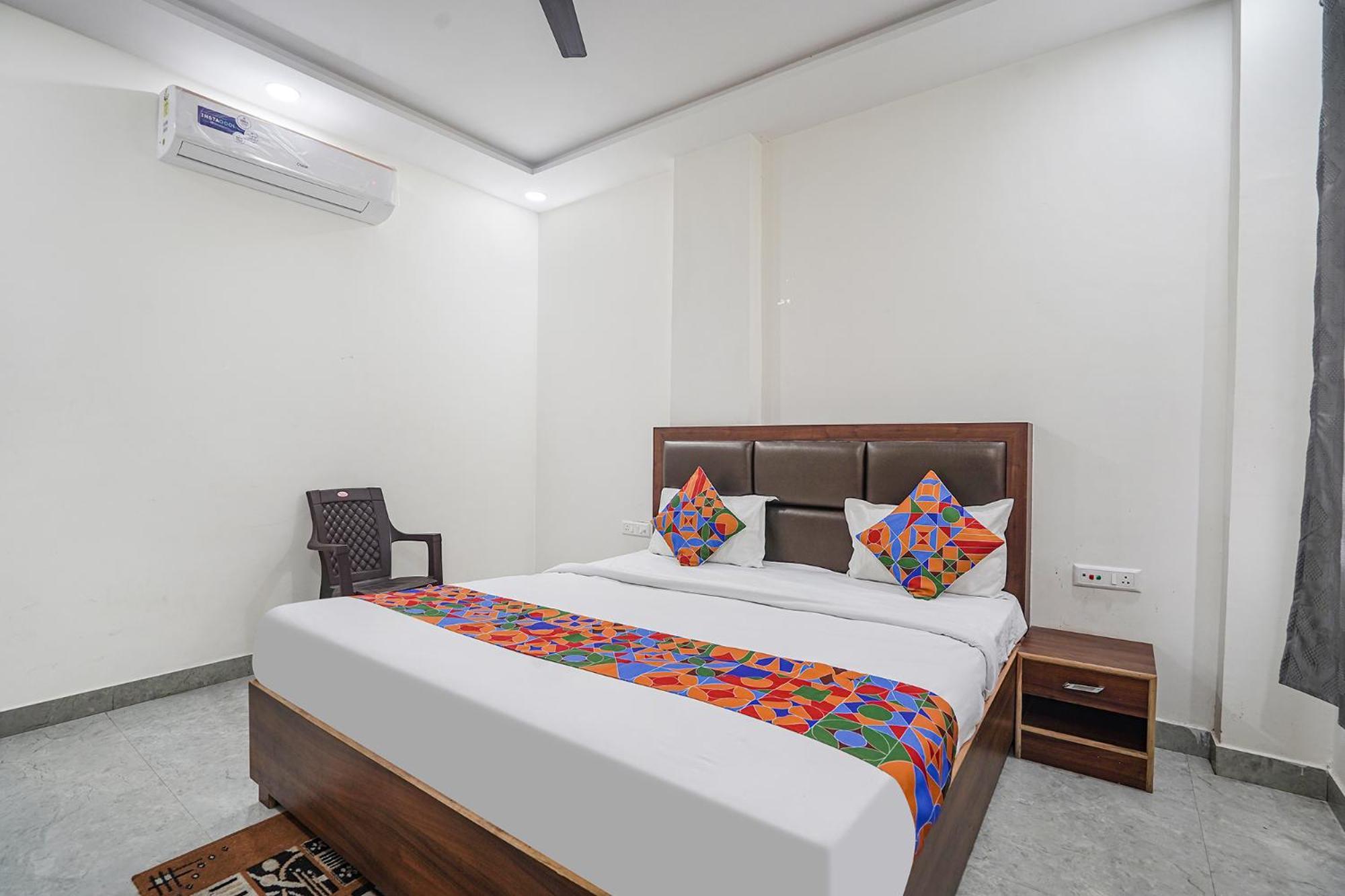 Fabhotel Akash 3*