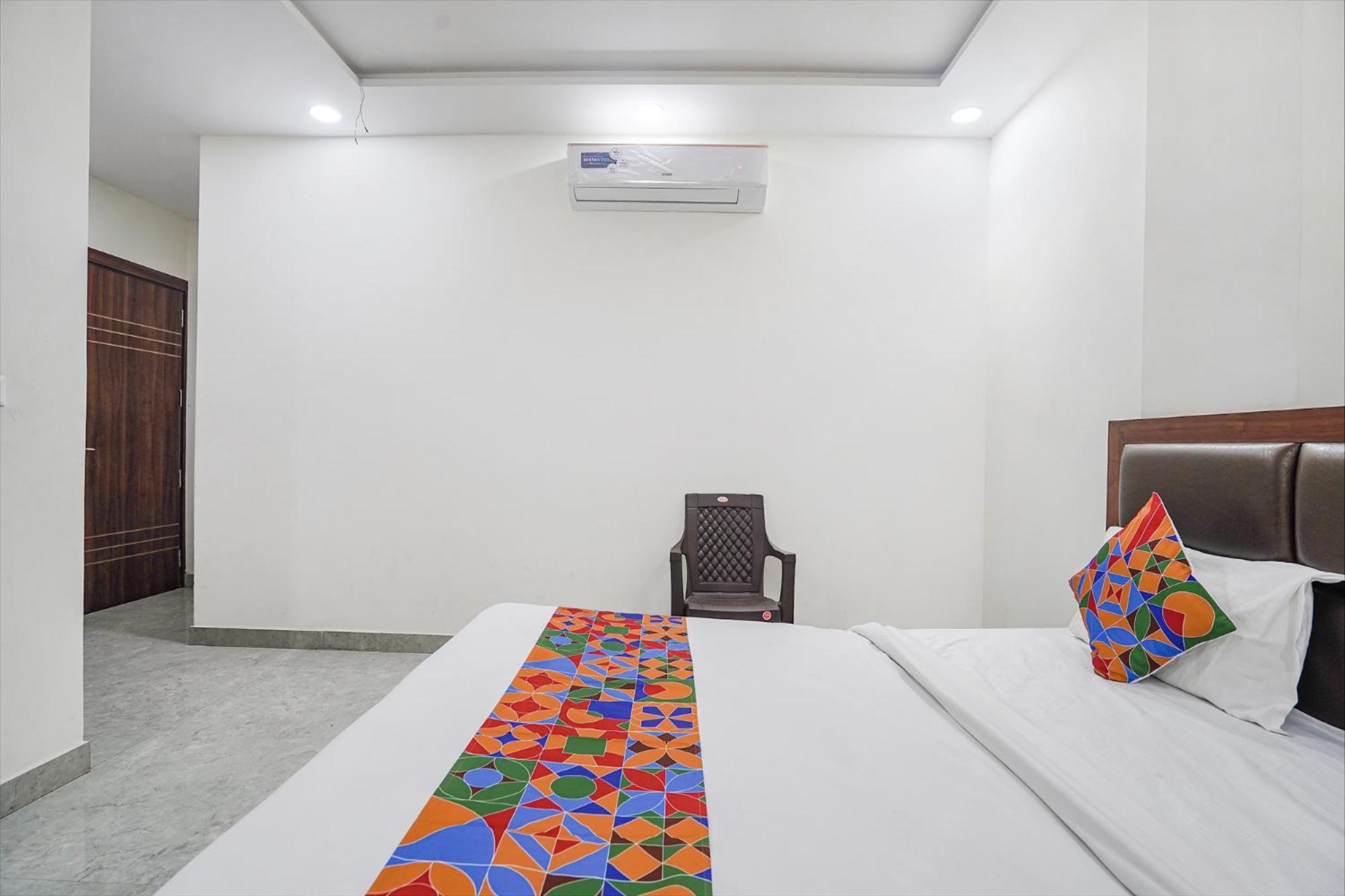 Fabhotel Akash Hotel