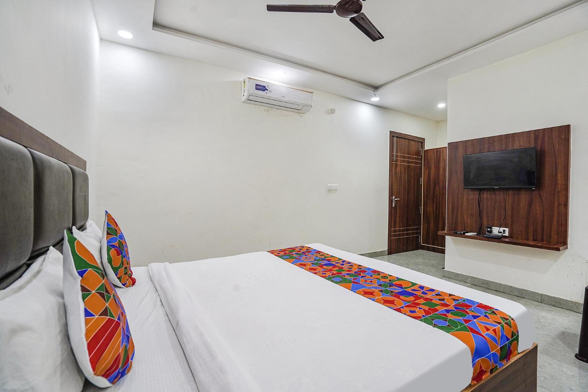 Hotel Fabhotel Akash 3*
