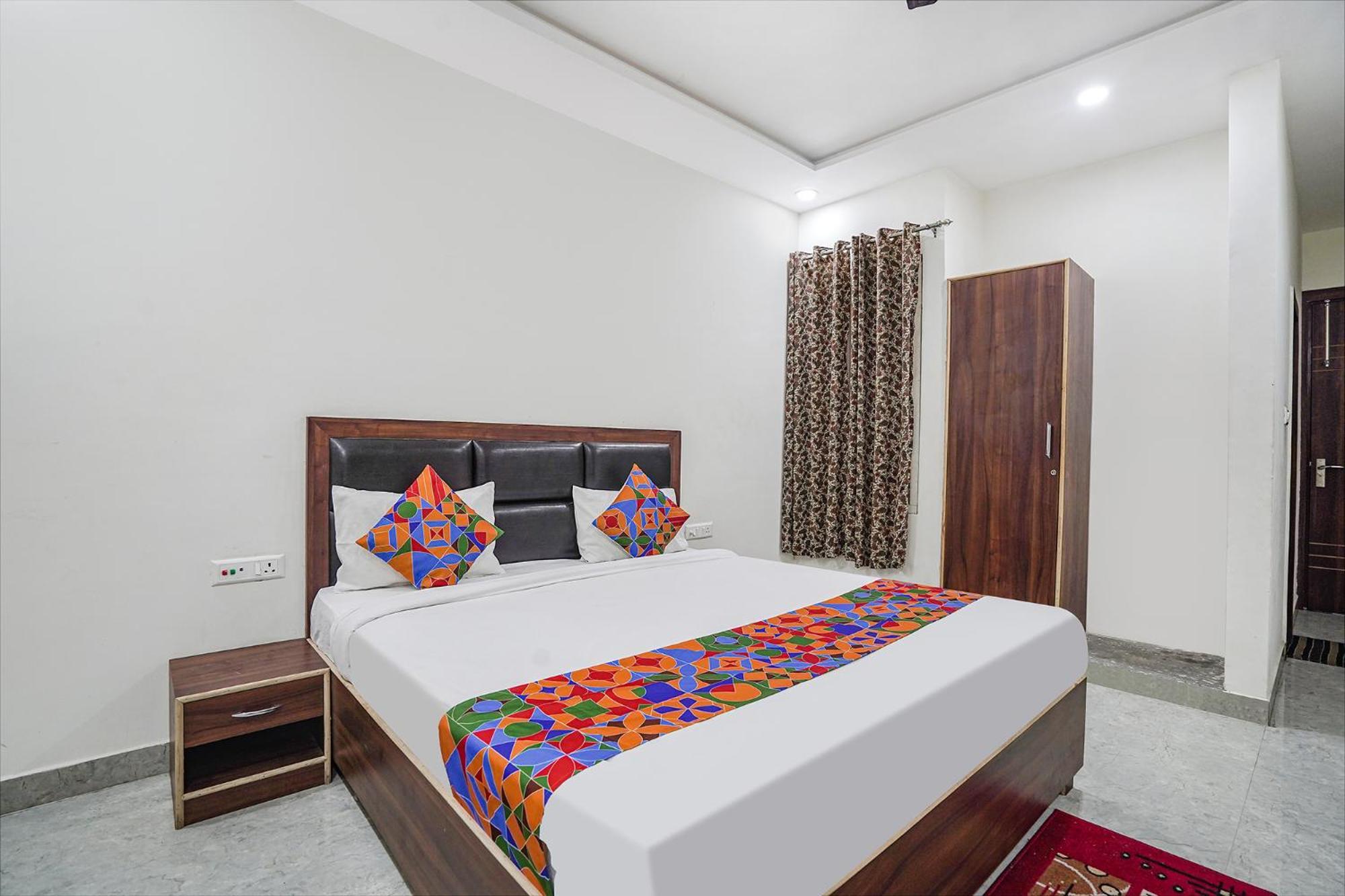 Fabhotel Akash 3*