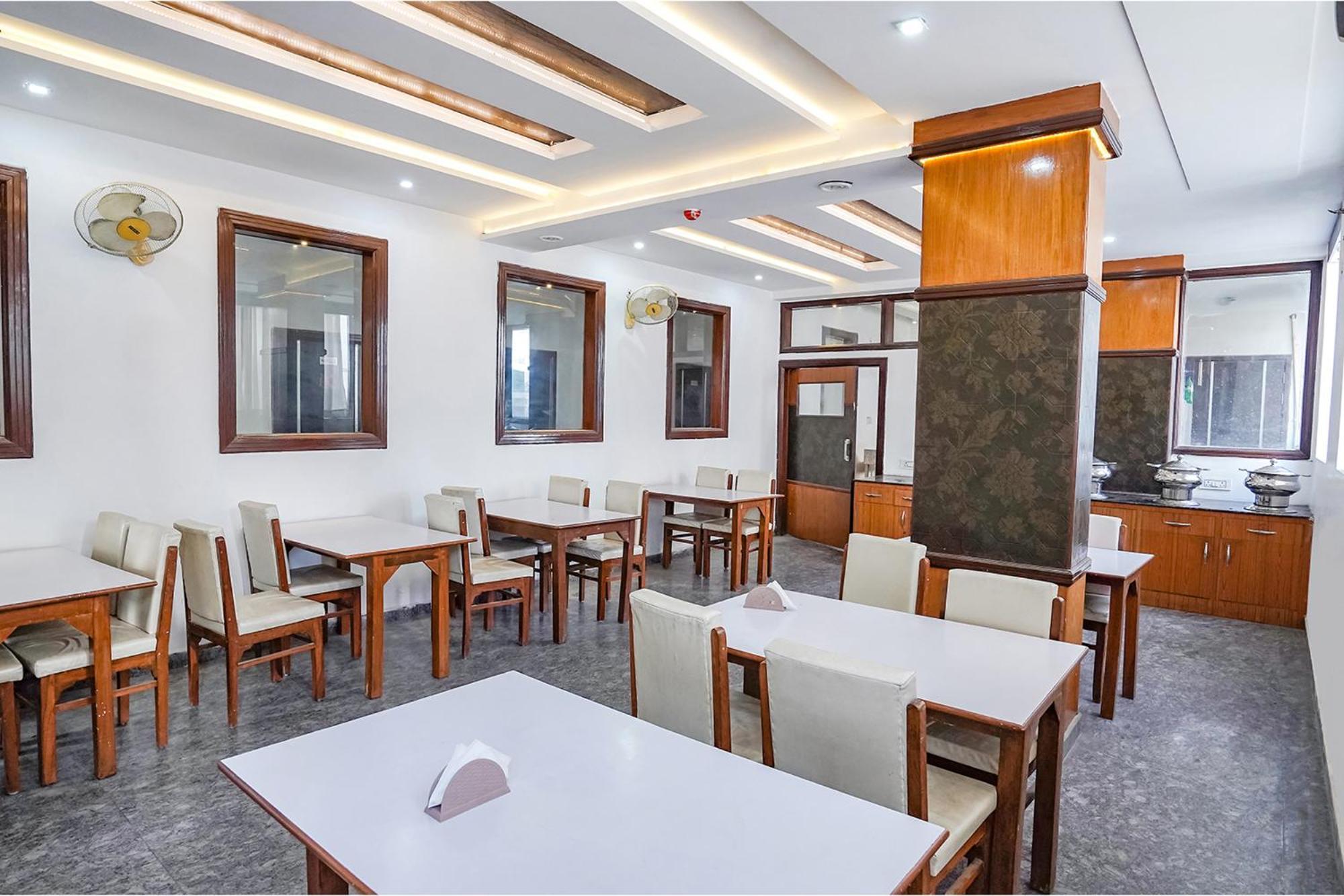 Golden Heights Hotel Agra (Uttar Pradesh)