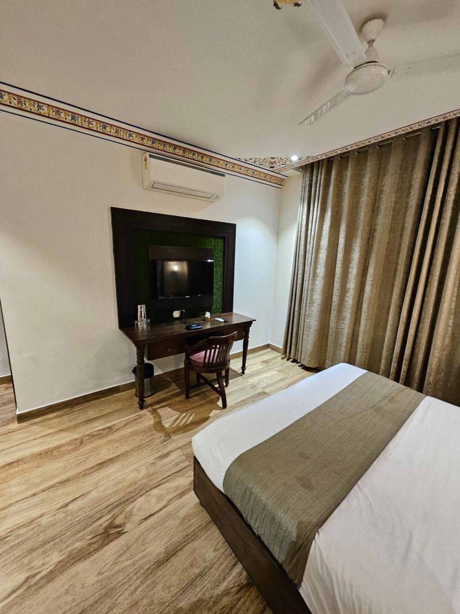 Sahibs Royal Agra - 500m From Taj