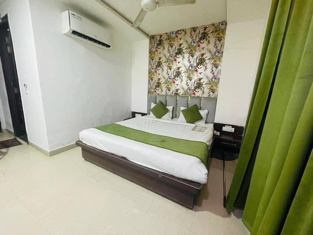Areeba By The Golden Taj Group & 3* Agra (Uttar Pradesh)