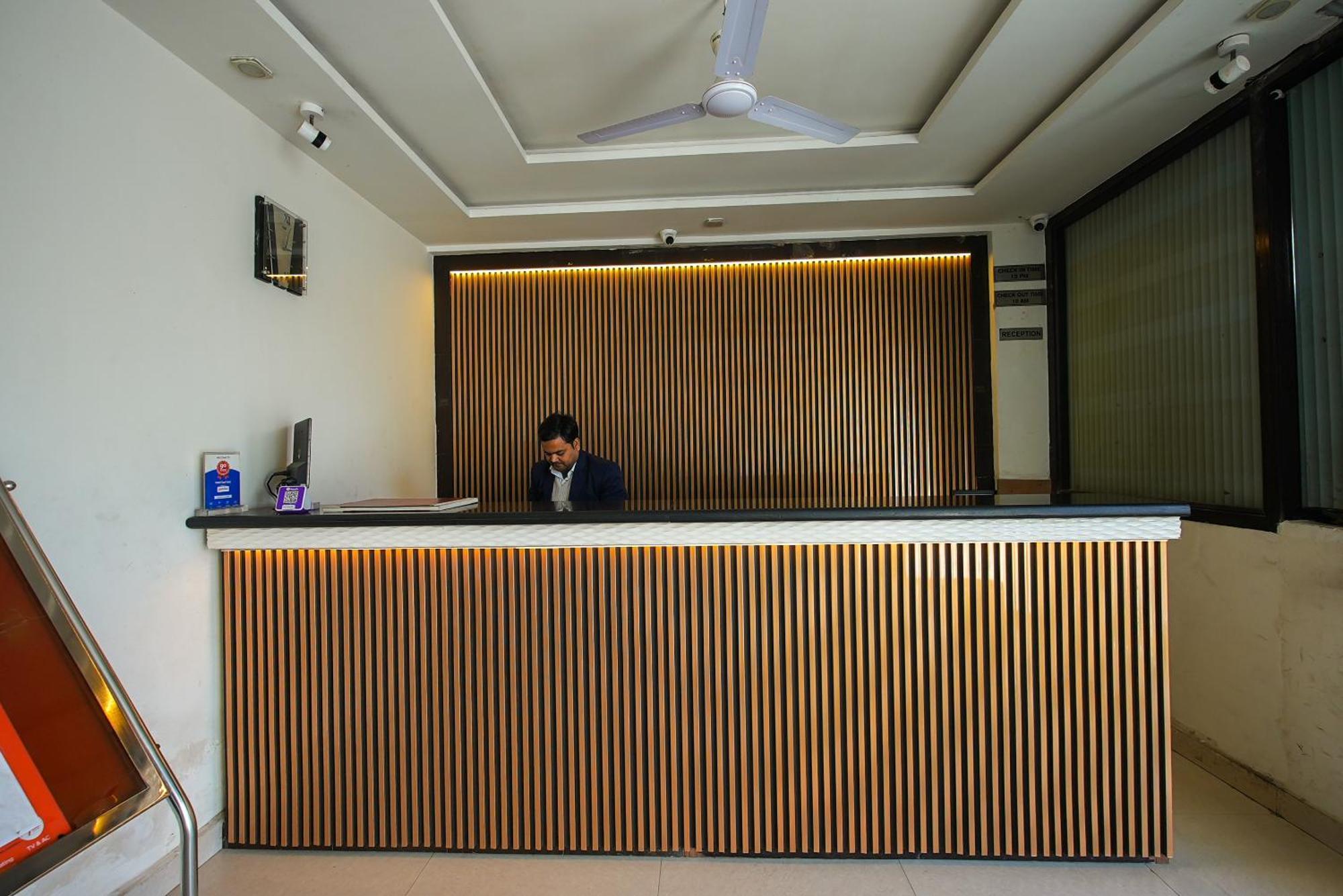 Dazzling East Gate Hotel