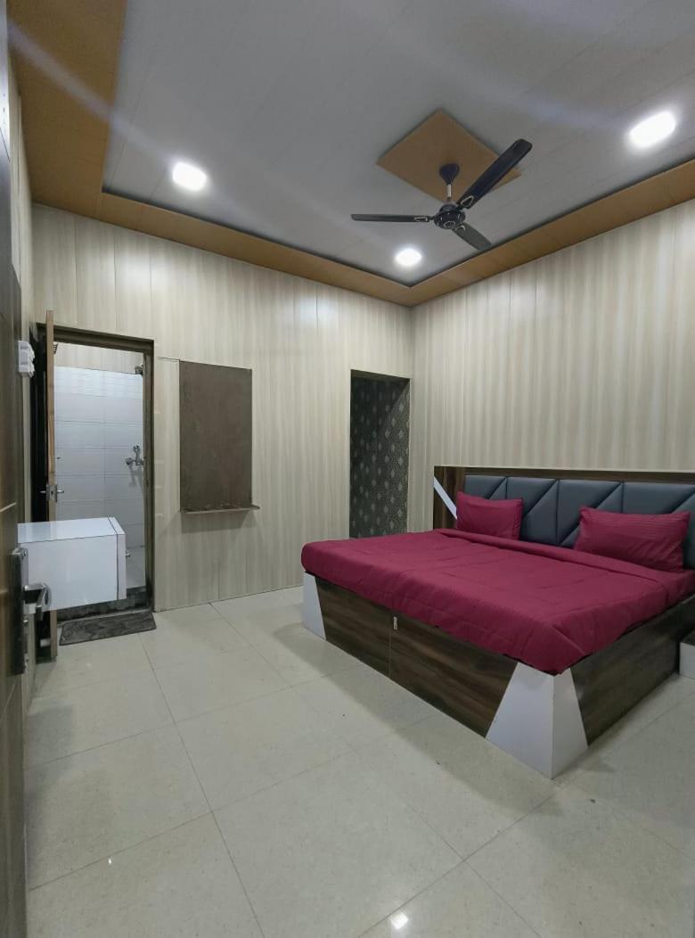 Moonsky Family Agra (Uttar Pradesh)