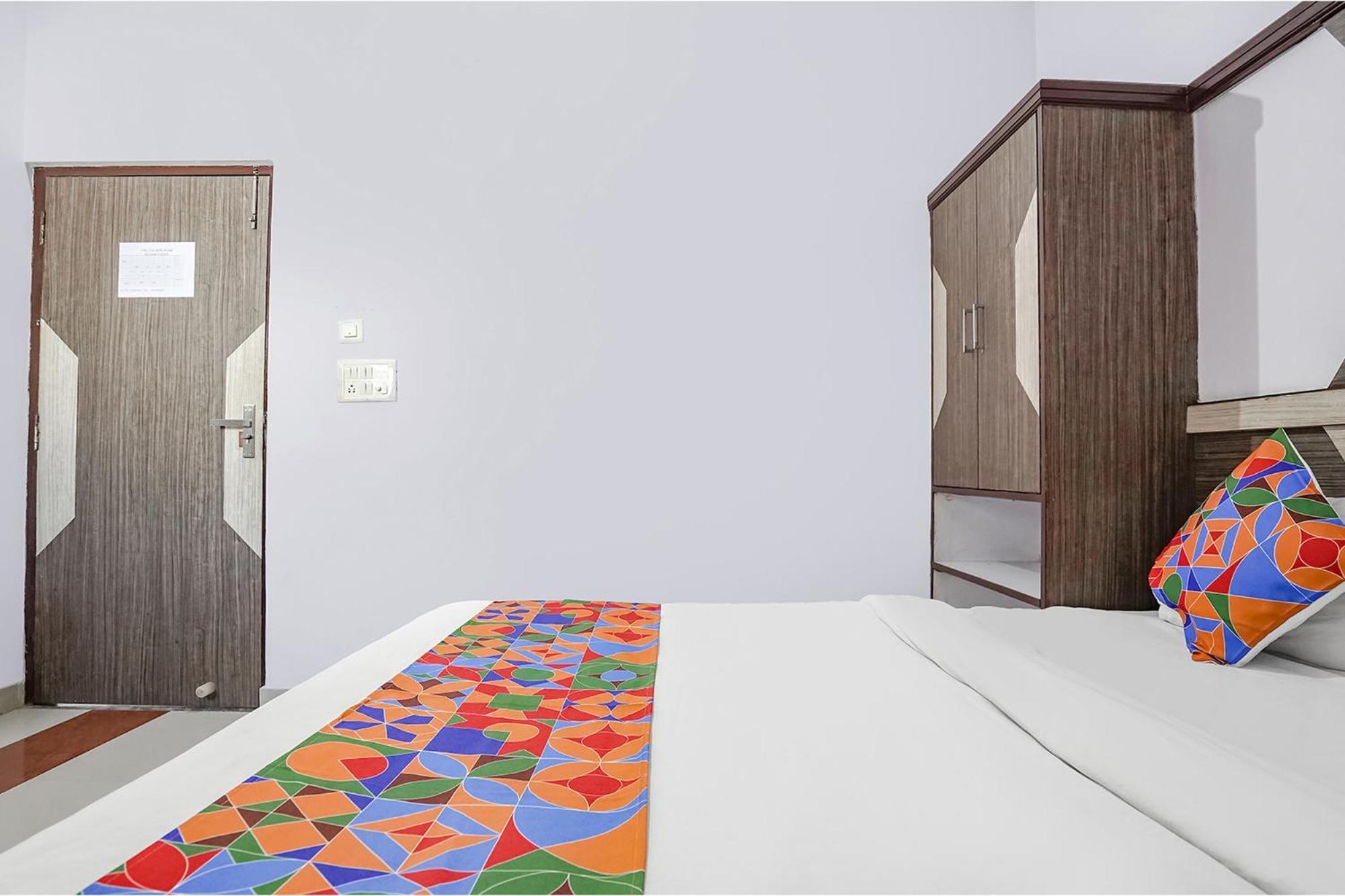 Hotel Golden Heights 3*