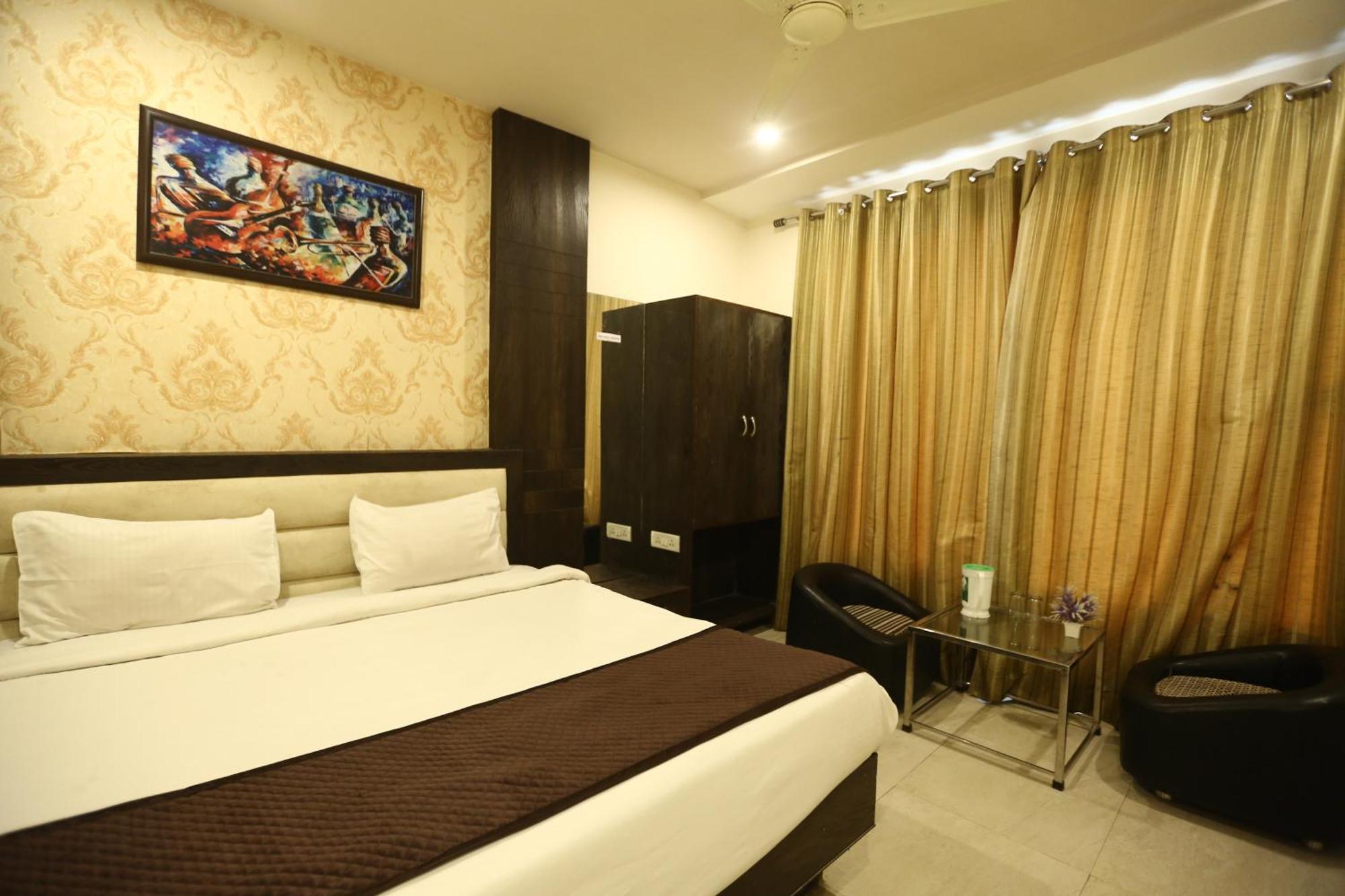 Orchid & Banquet Hotel 3*