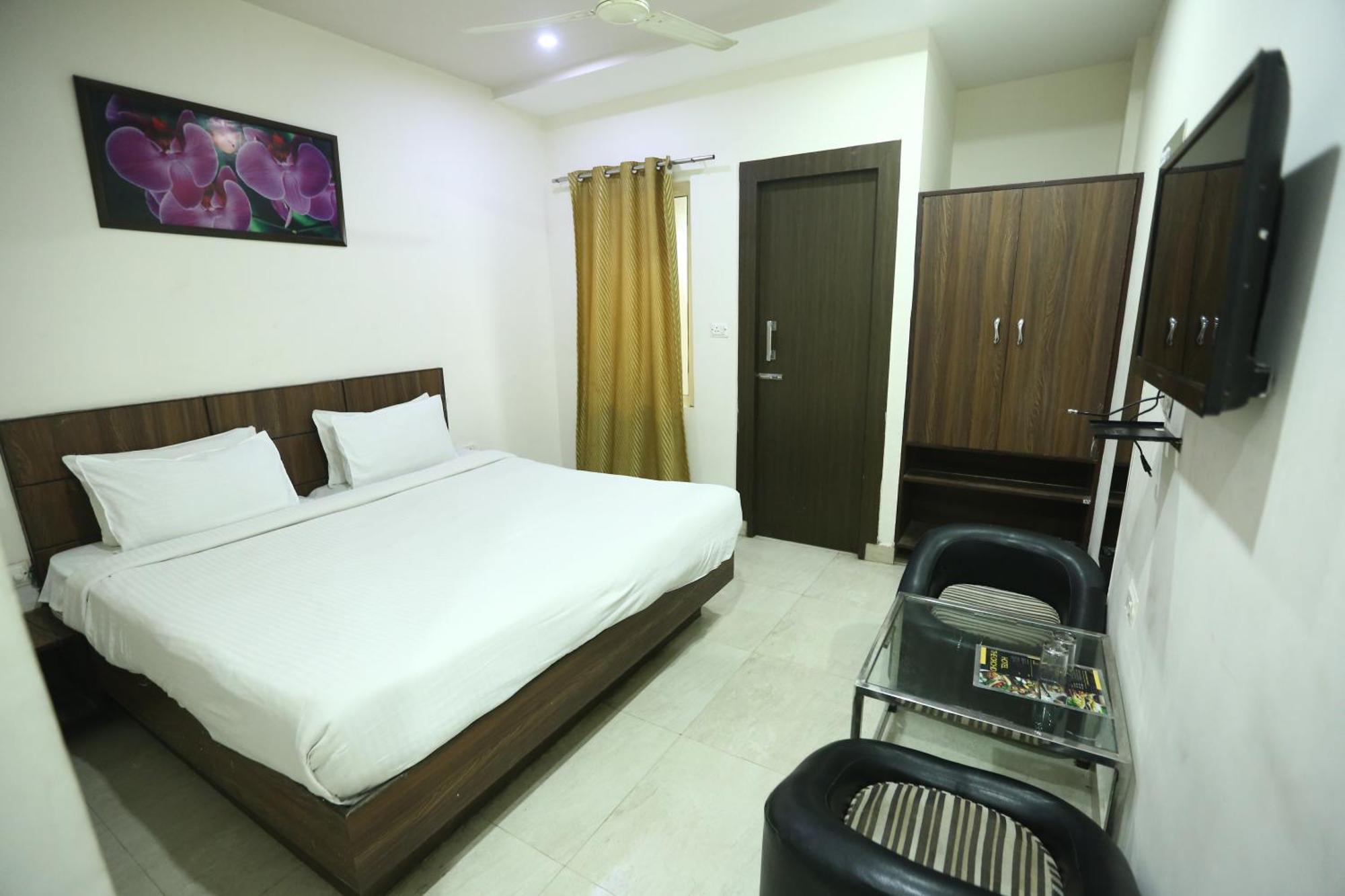 Orchid & Banquet Hotel 3*