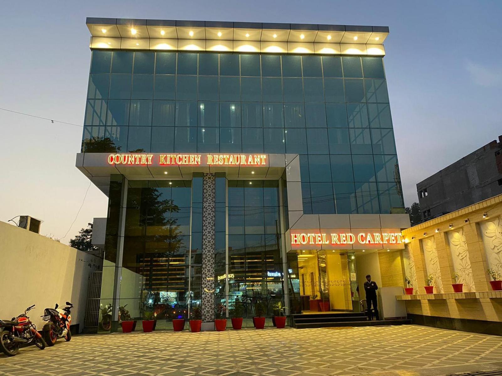 Sahibs Red Carpet - Family & Corporate 3* Agra (Uttar Pradesh)