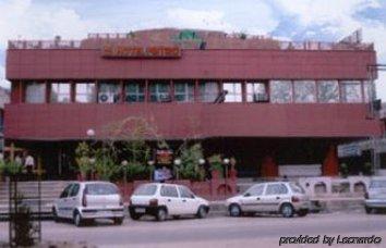 Oyo 11647 Metro Hotel 2*