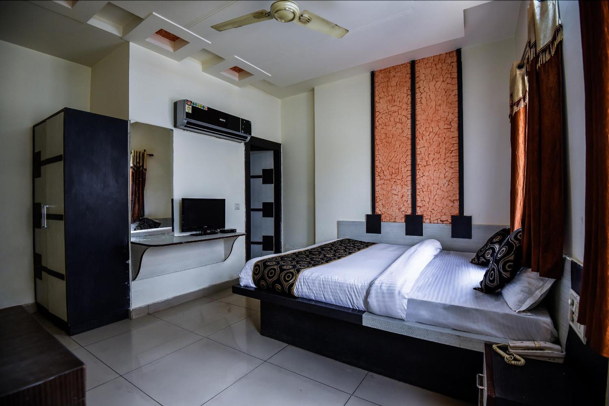 Hotel Oyo Flagship Alpine Agra (Uttar Pradesh)