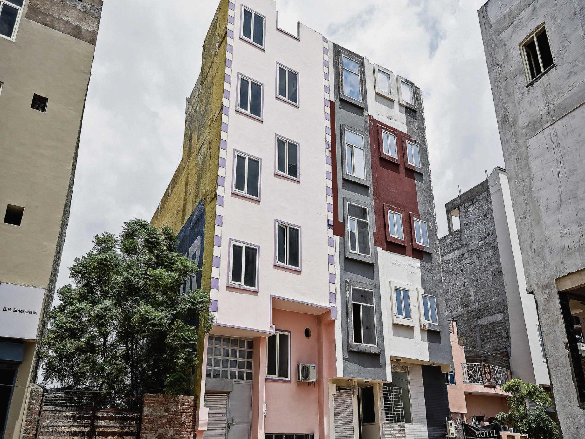 Hotel Oyo Flagship Alpine Agra (Uttar Pradesh)