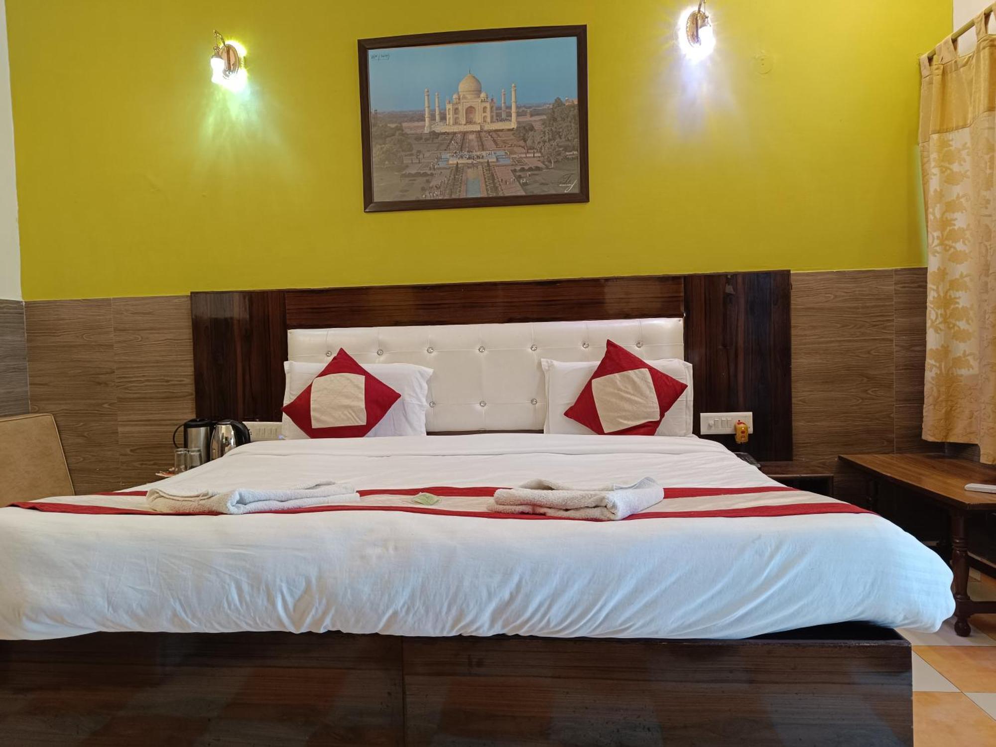 Sidhartha Walking Distance From Tajmahal Hotel Agra (Uttar Pradesh)