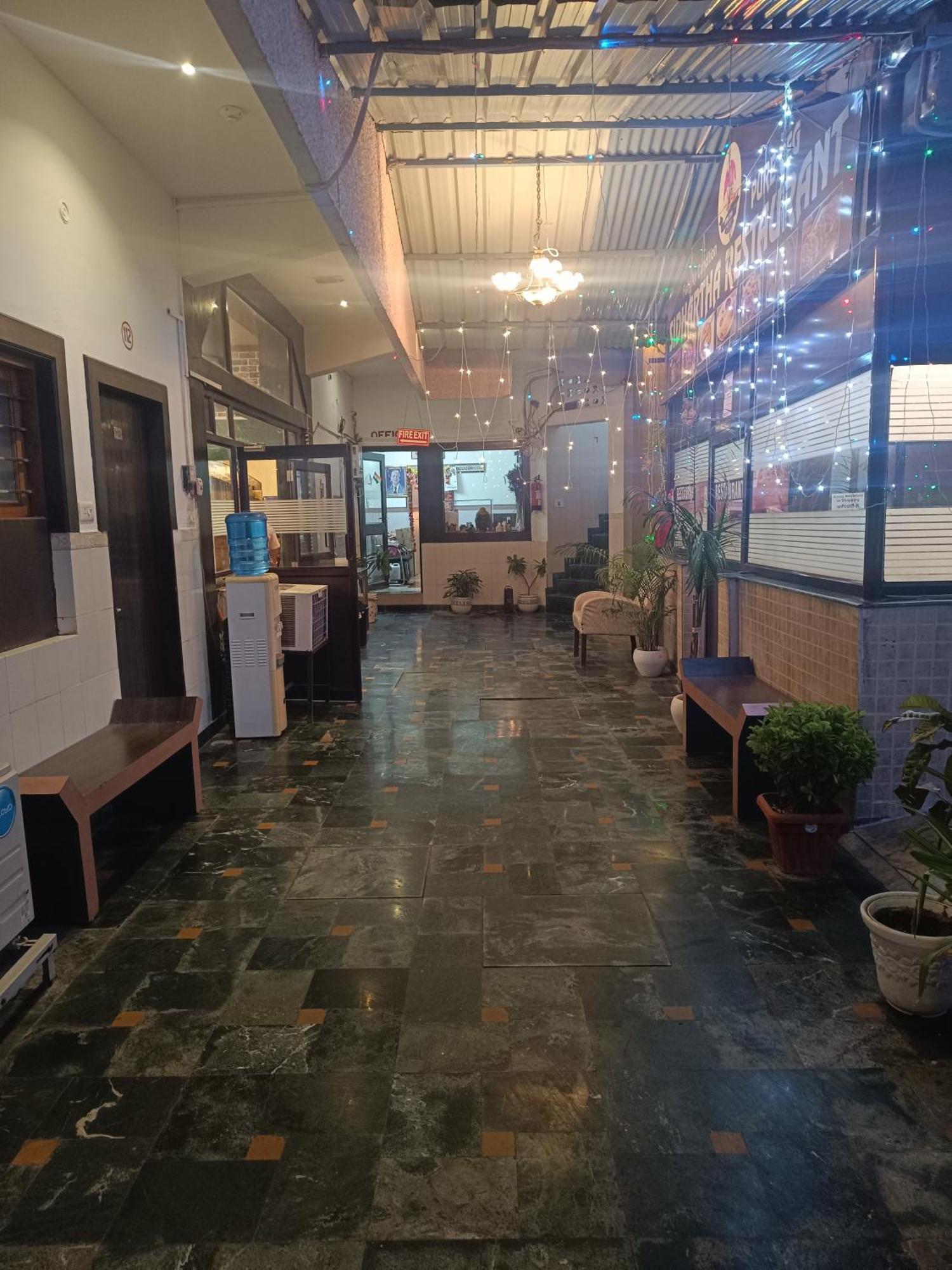 Sidhartha Walking Distance From Tajmahal Hotel Agra (Uttar Pradesh)