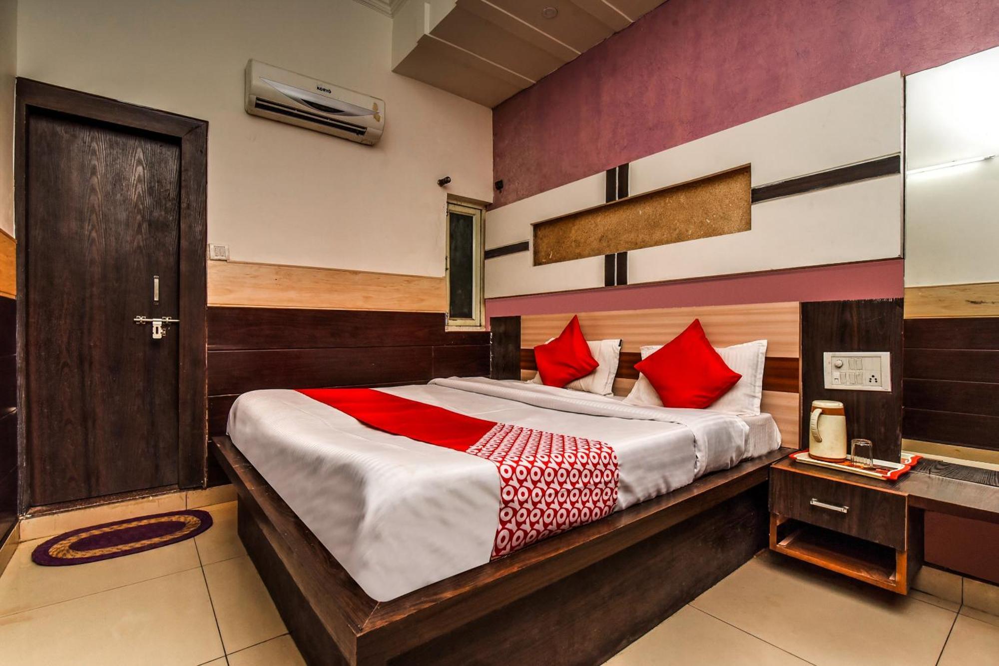 Oyo Flagship Alpine Hotel