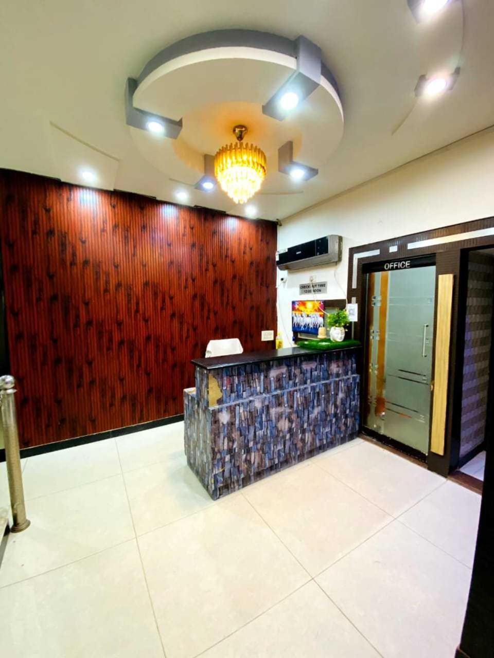 Oyo Flagship Alpine Hotel