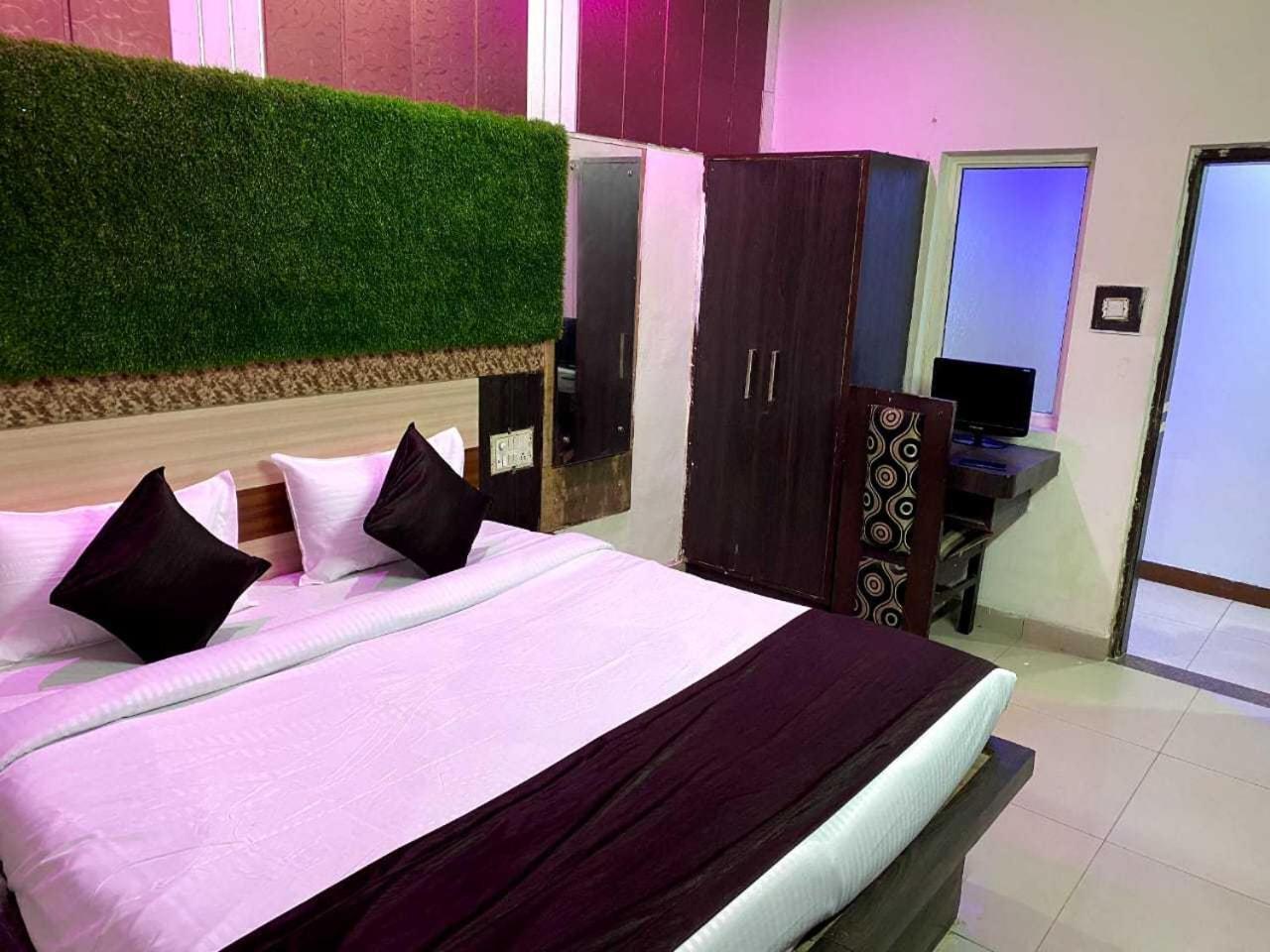 Hotel Oyo Flagship Alpine Agra (Uttar Pradesh)