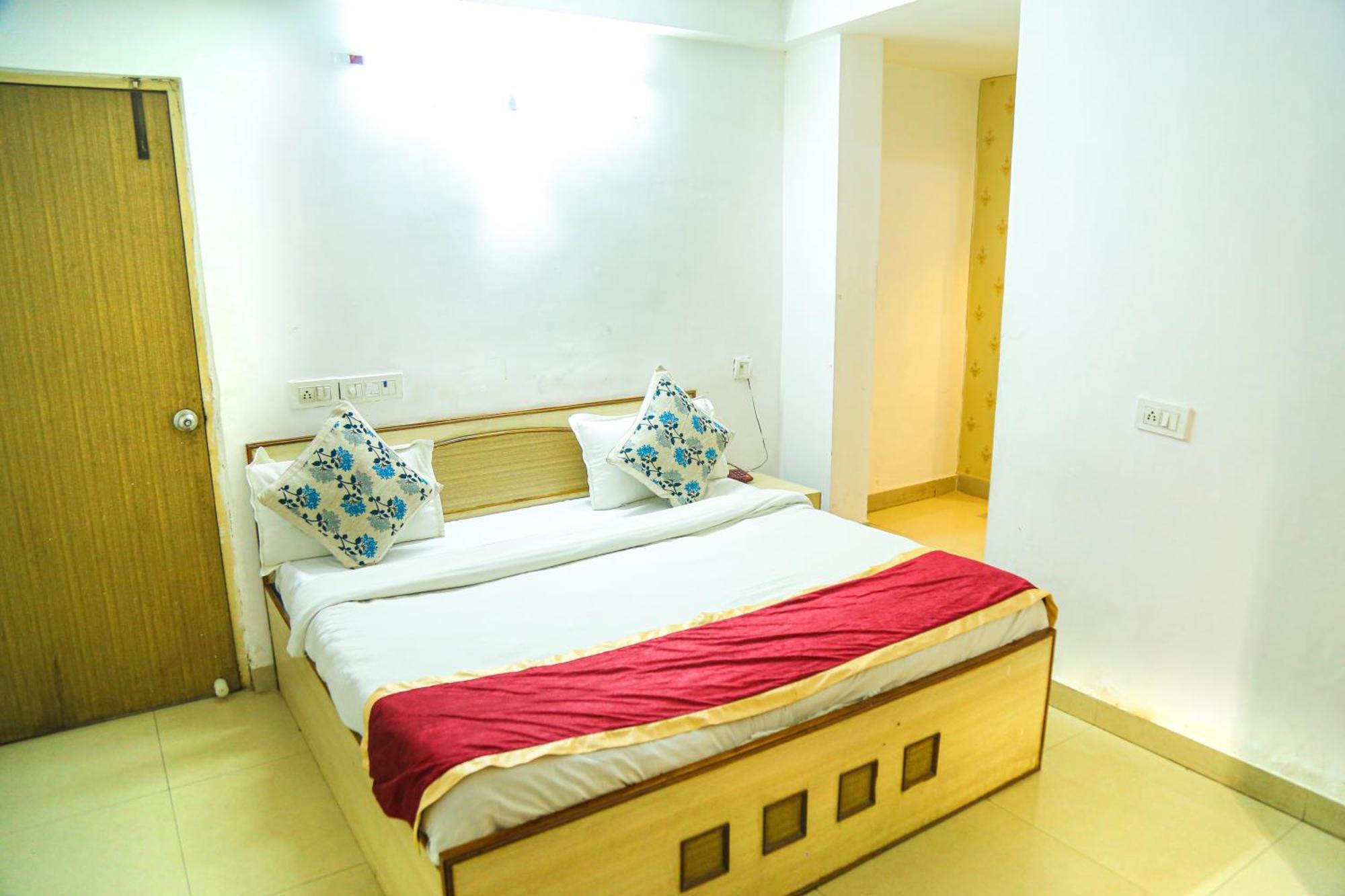 Hotel Riya Palace- Near Idgah Railway Station Agra *