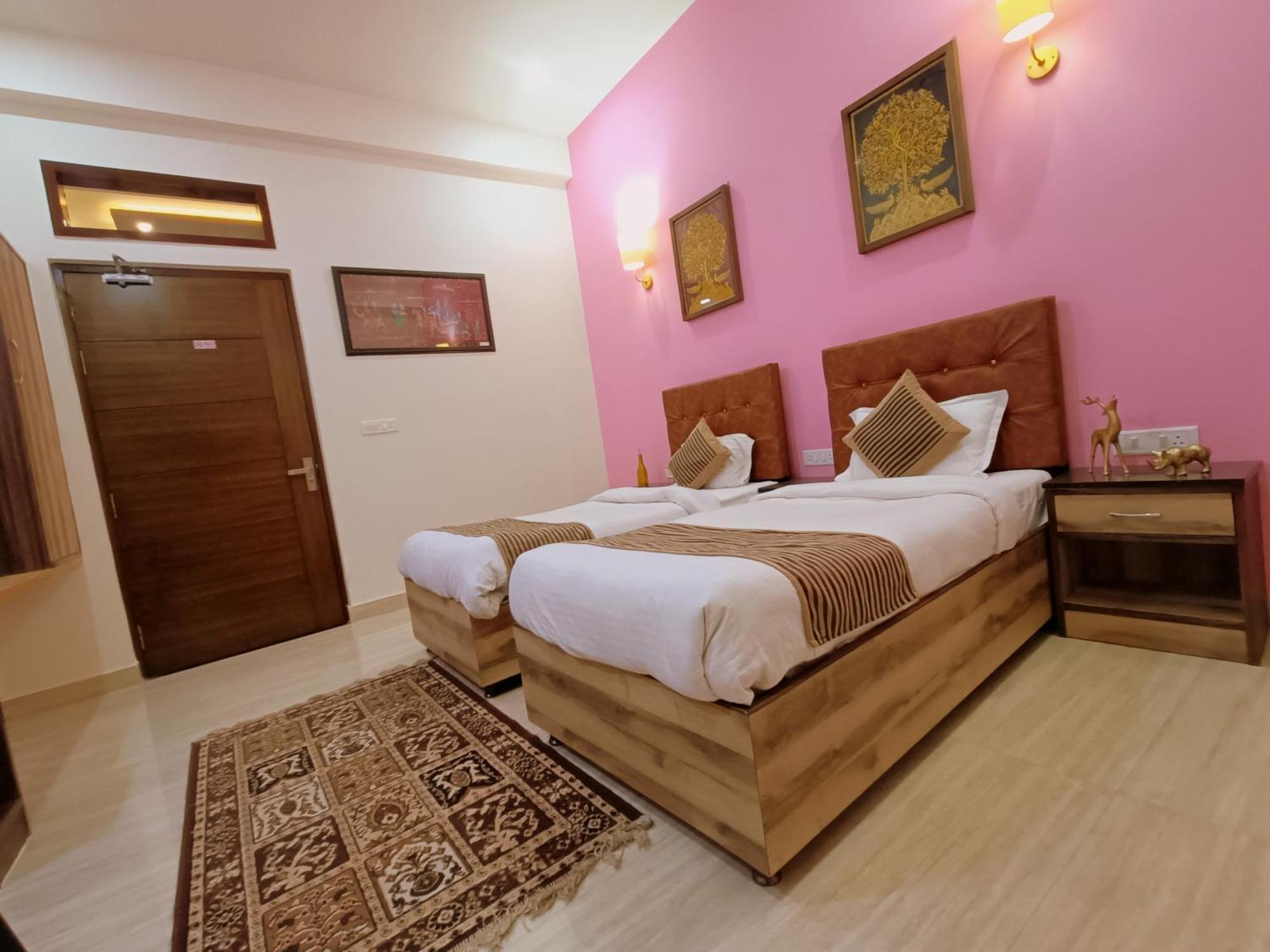 Homestay The Hideout Agra Near Taj *