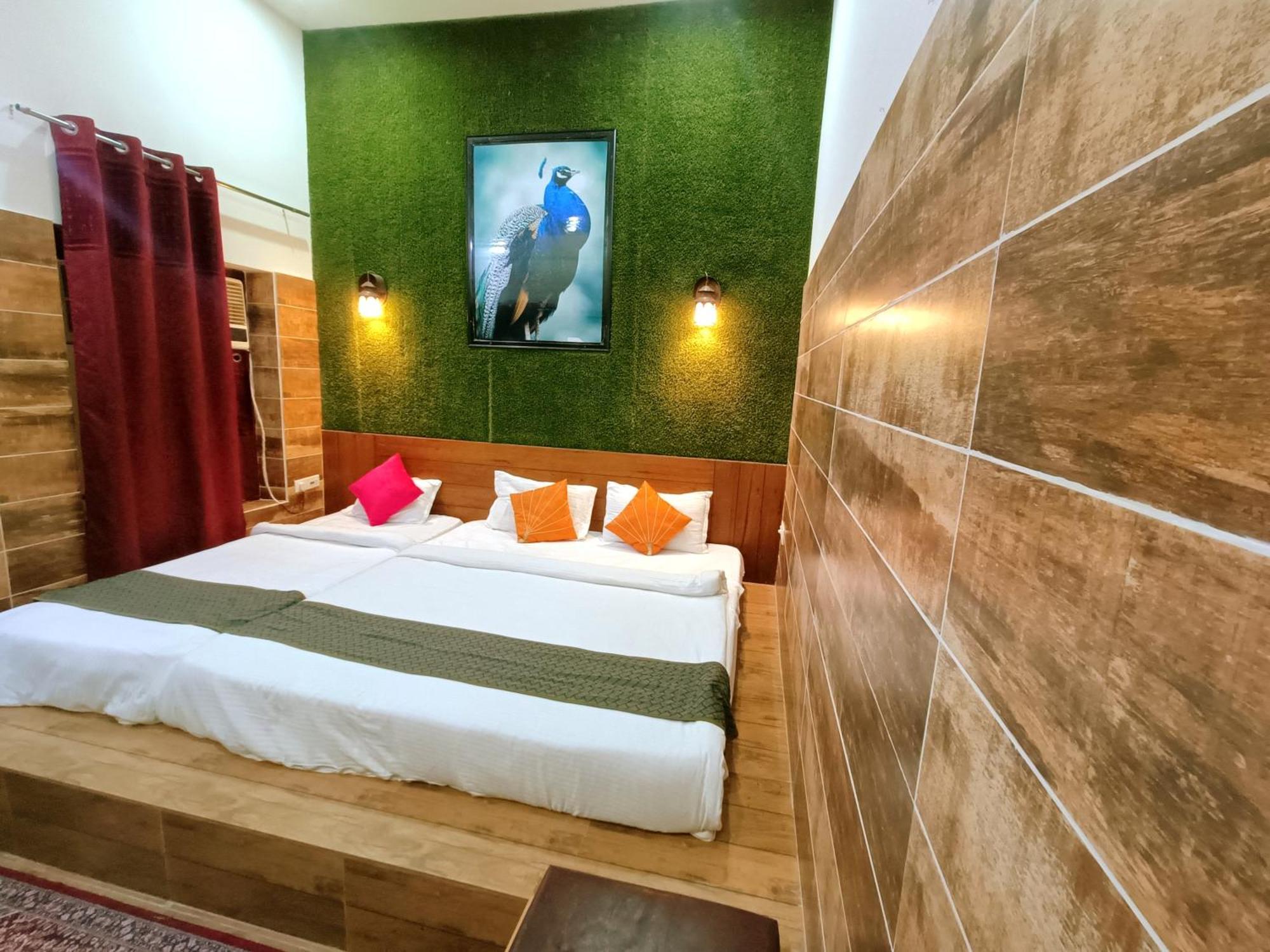 Homestay The Hideout Agra Near Taj