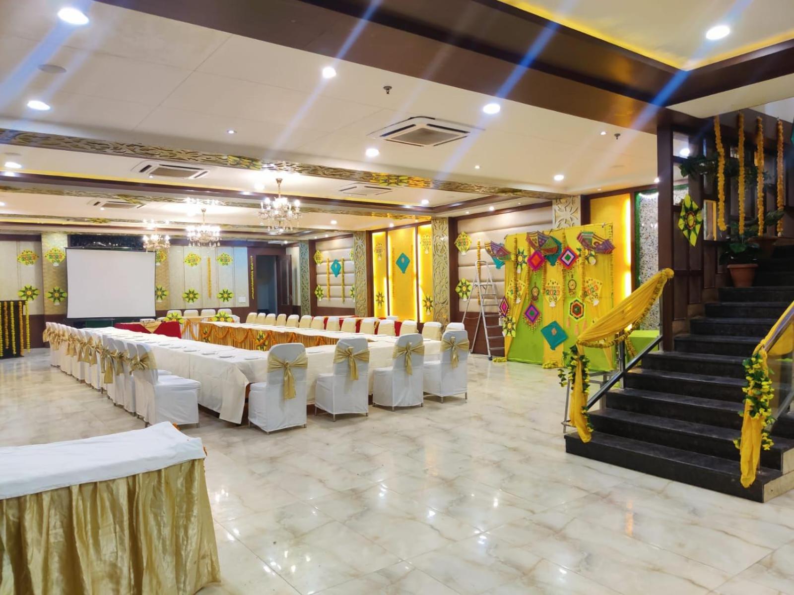 Hotel Taj Heights