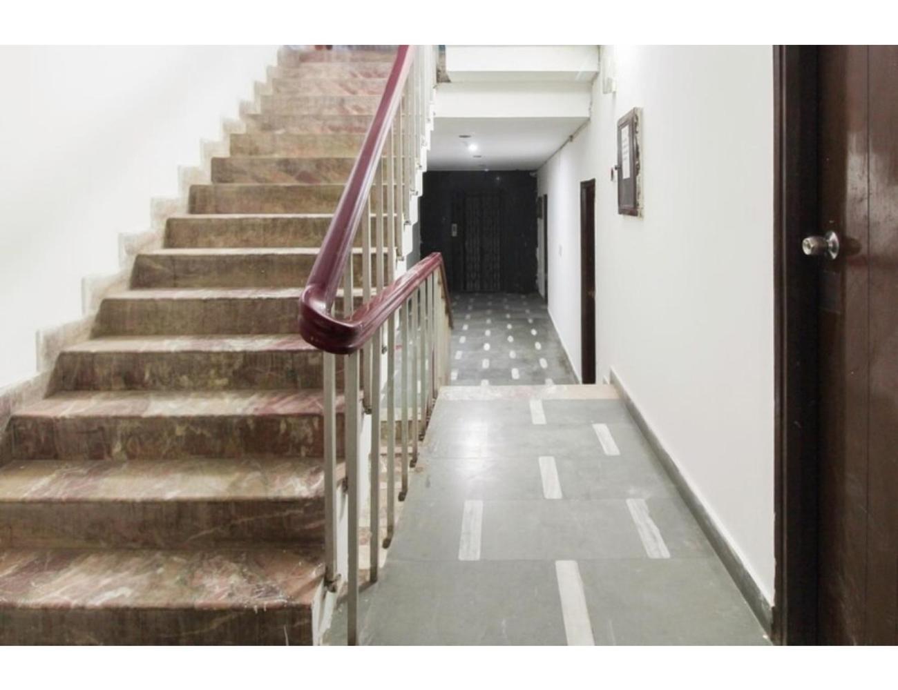 Viren Pacfic, Agra