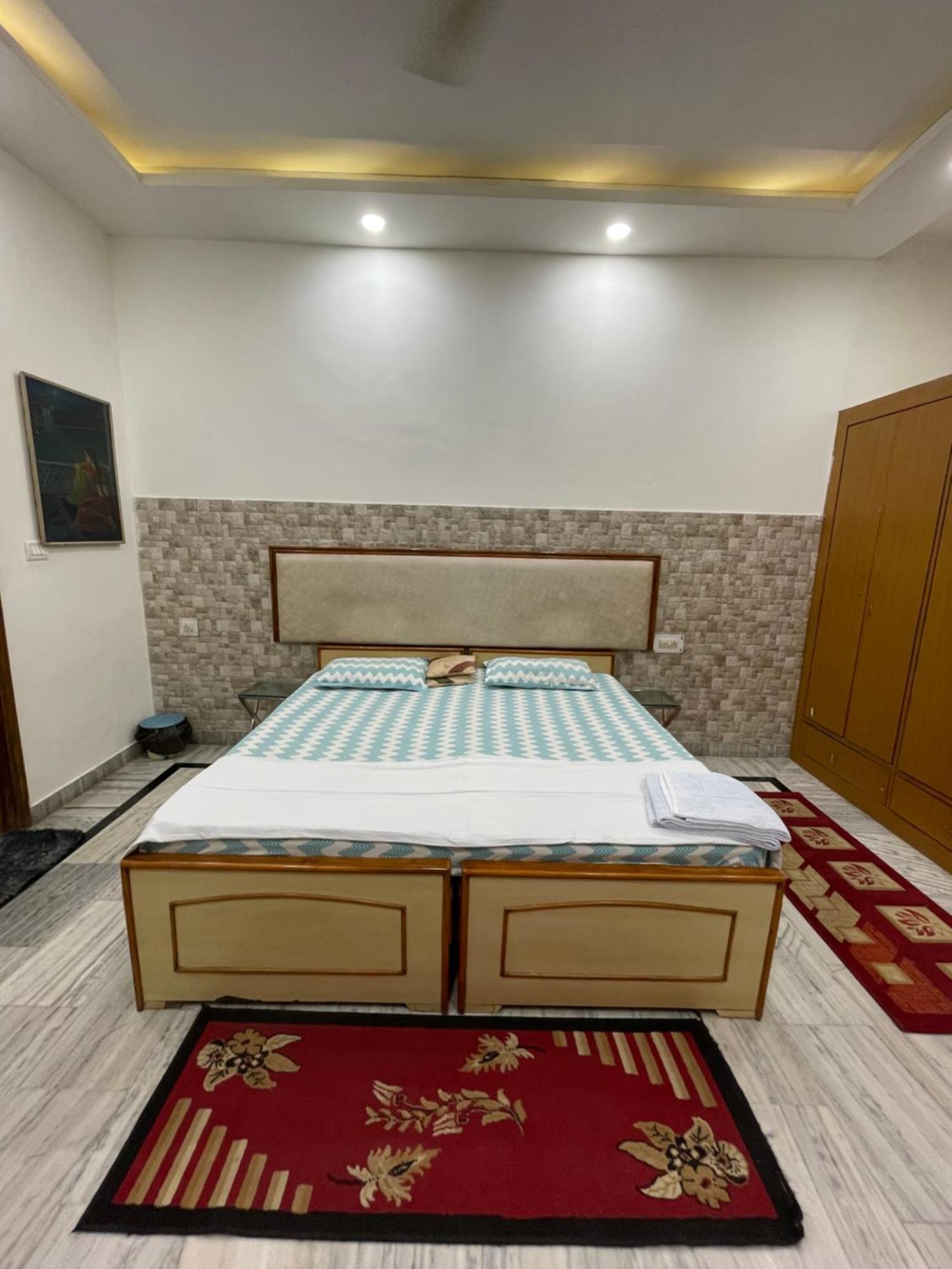 N.homestay * Agra (Uttar Pradesh)