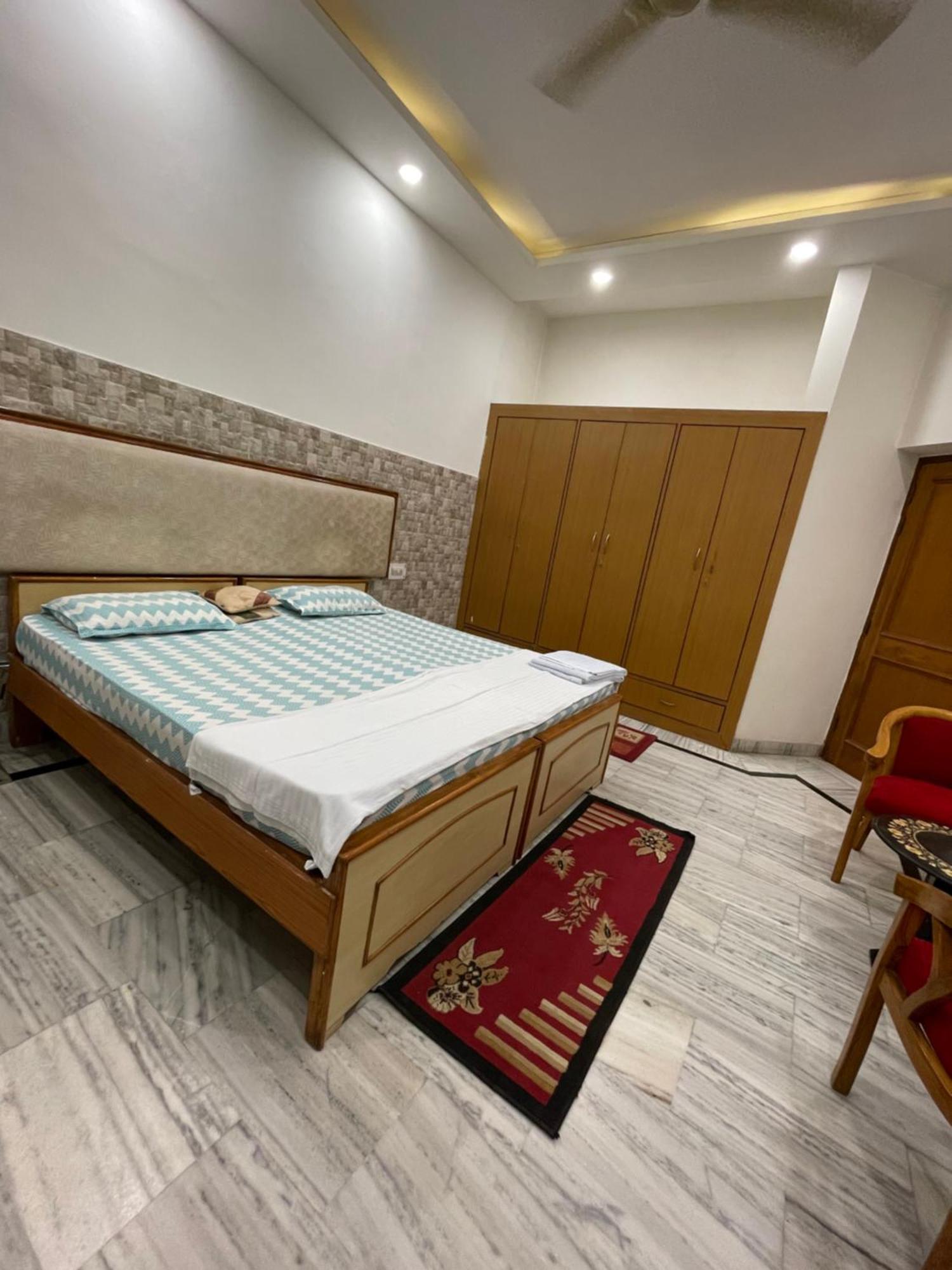 N.homestay * Agra (Uttar Pradesh)