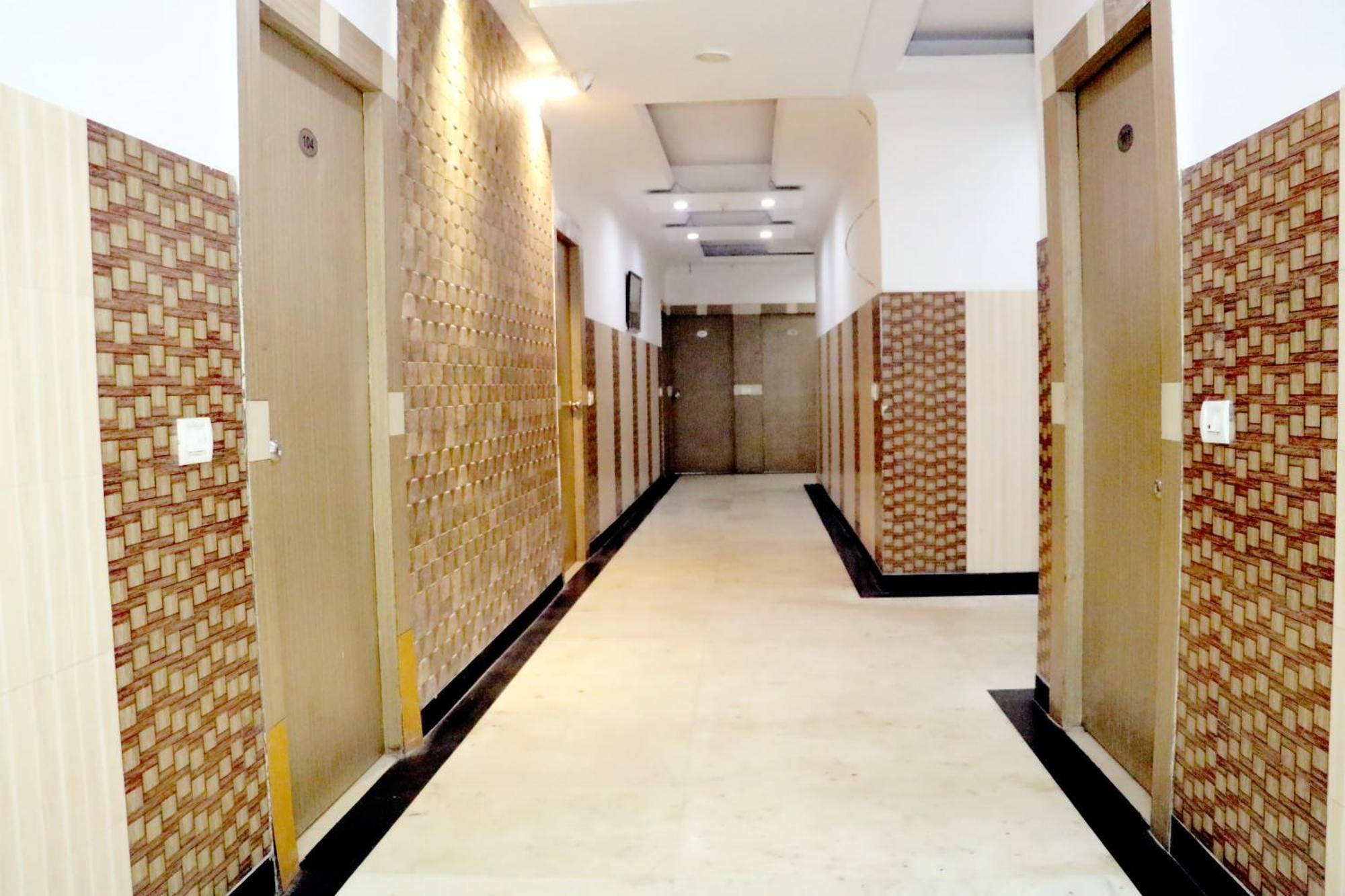 Riya Palace- Near Idgah Railway Station Agra Hotel Agra (Uttar Pradesh)