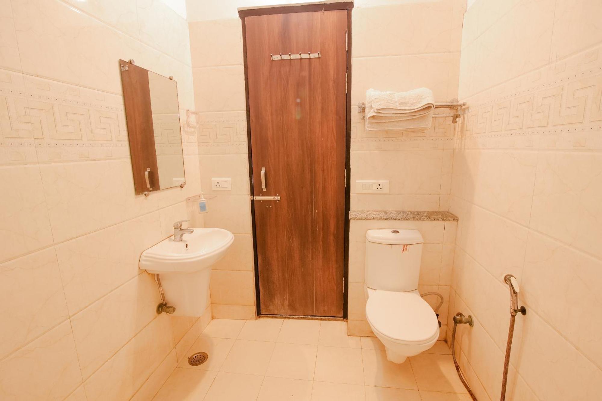 Luxury Taj Homestay, 1km Walking Distance From Taj Mahal East Gate Bed & Breakfast