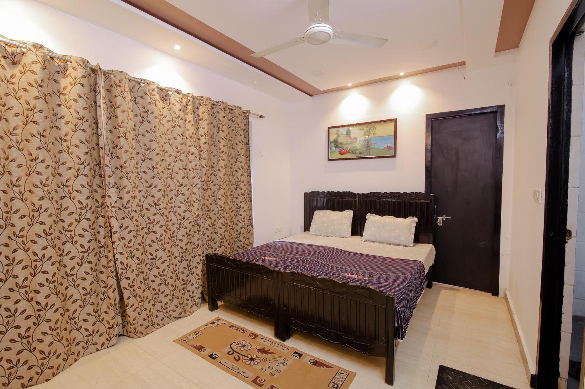 Luxury Taj Homestay, 1km Walking Distance From Taj Mahal East Gate Agra (Uttar Pradesh)