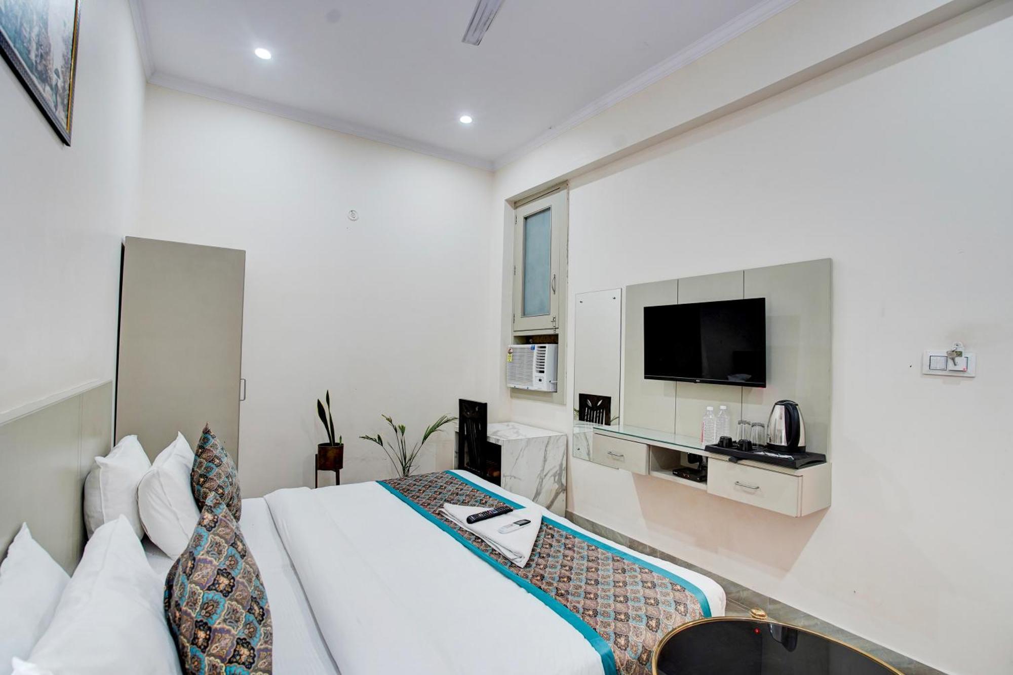 Hotel Taj Holiday Agra (Uttar Pradesh)