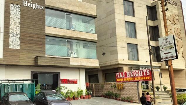 Hotel Taj Heights