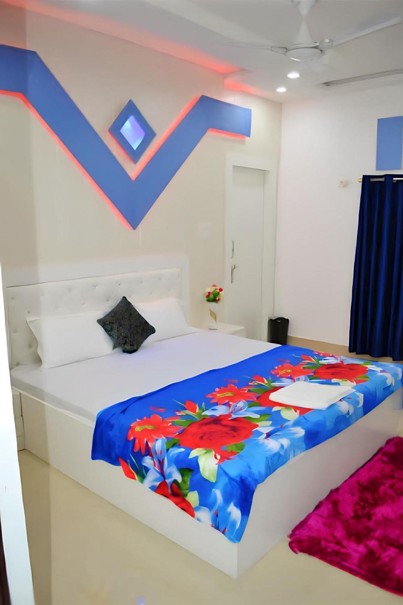 Taj Square A Luxurious Family