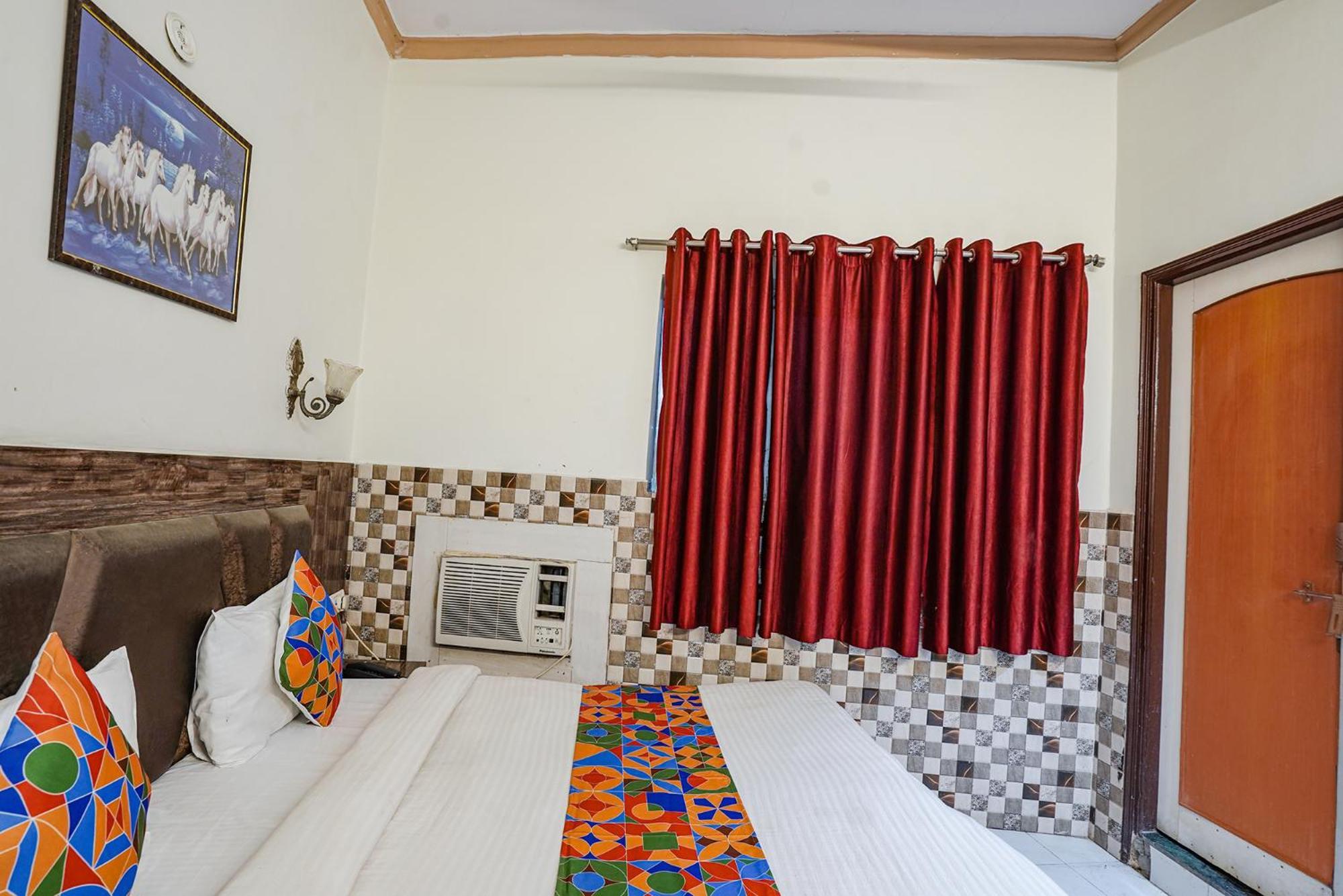 Fabhotel Sarwan 2*