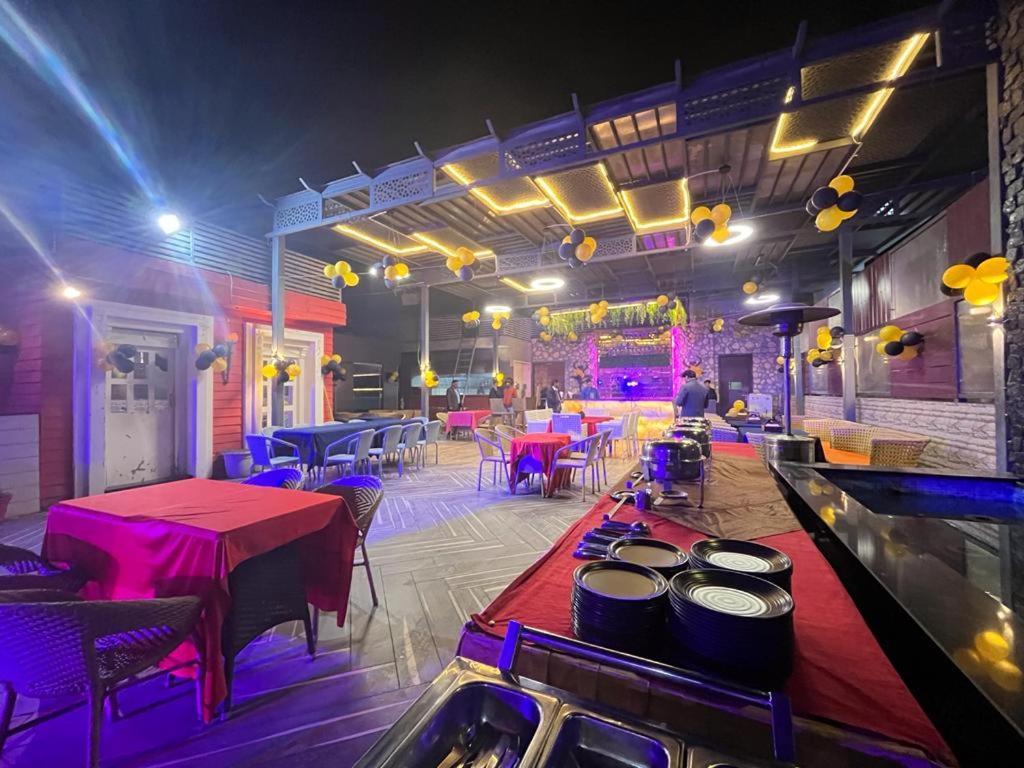 Crimson Palace 3* Agra (Uttar Pradesh)
