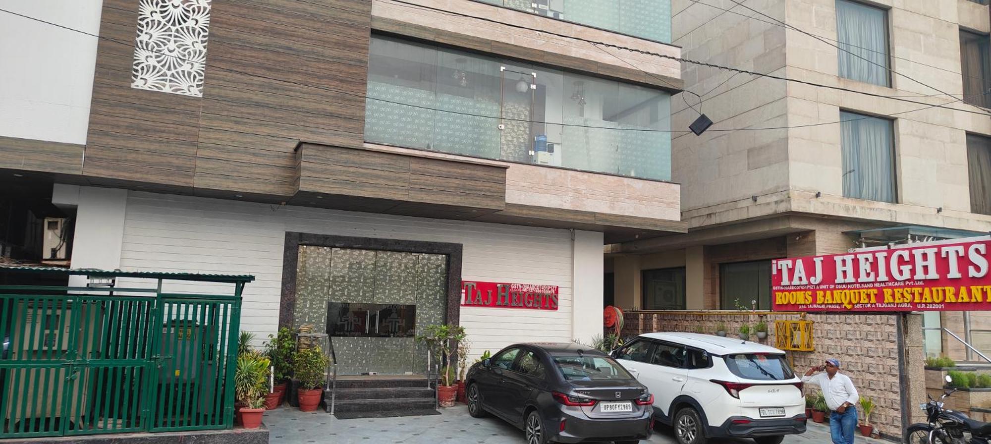 Hotel Taj Heights Agra (Uttar Pradesh)