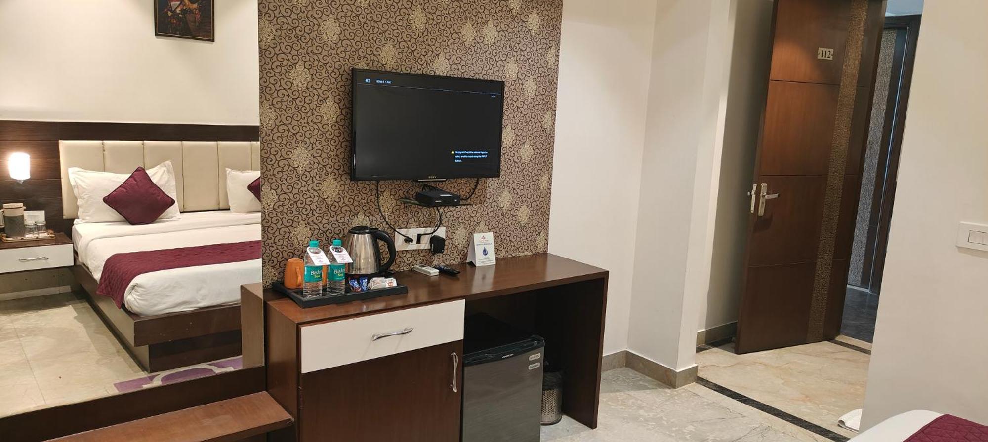 Taj Heights 3*