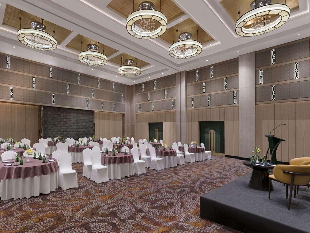 Grand Mercure Agra Hotel