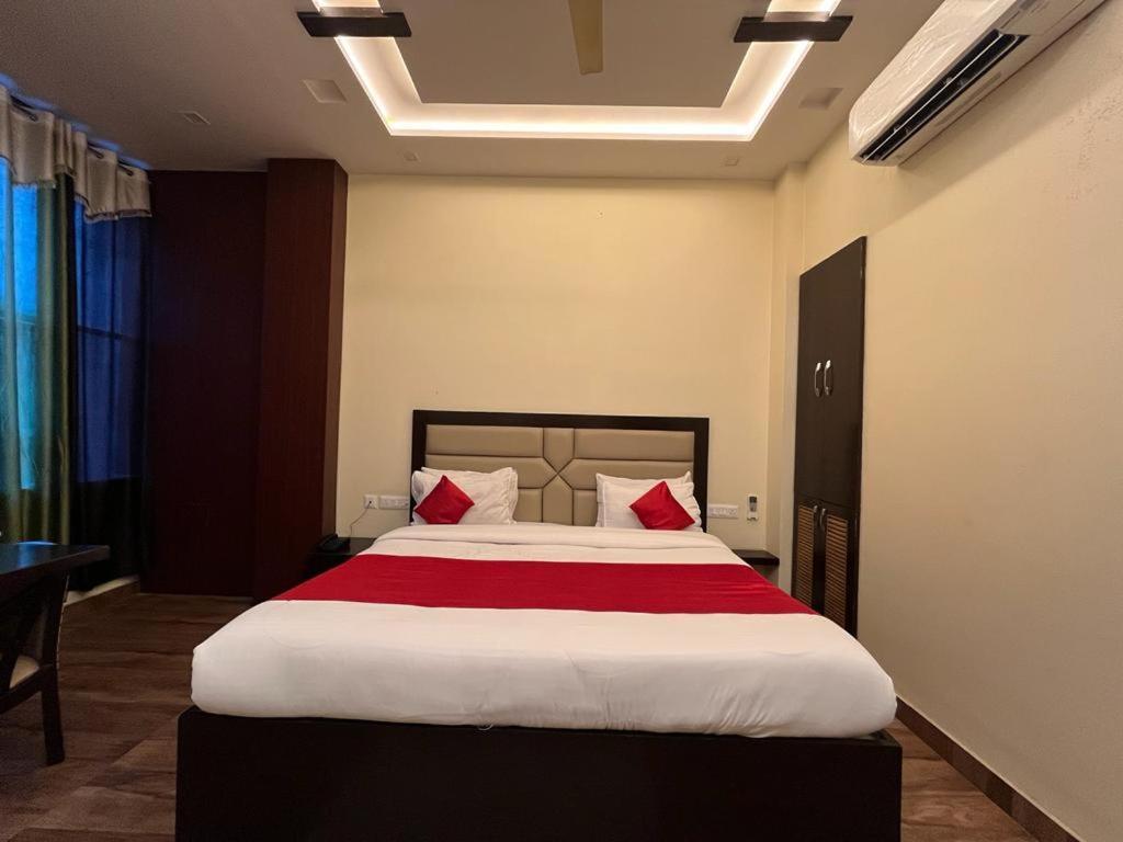 Mayur Palace, Agra 3*
