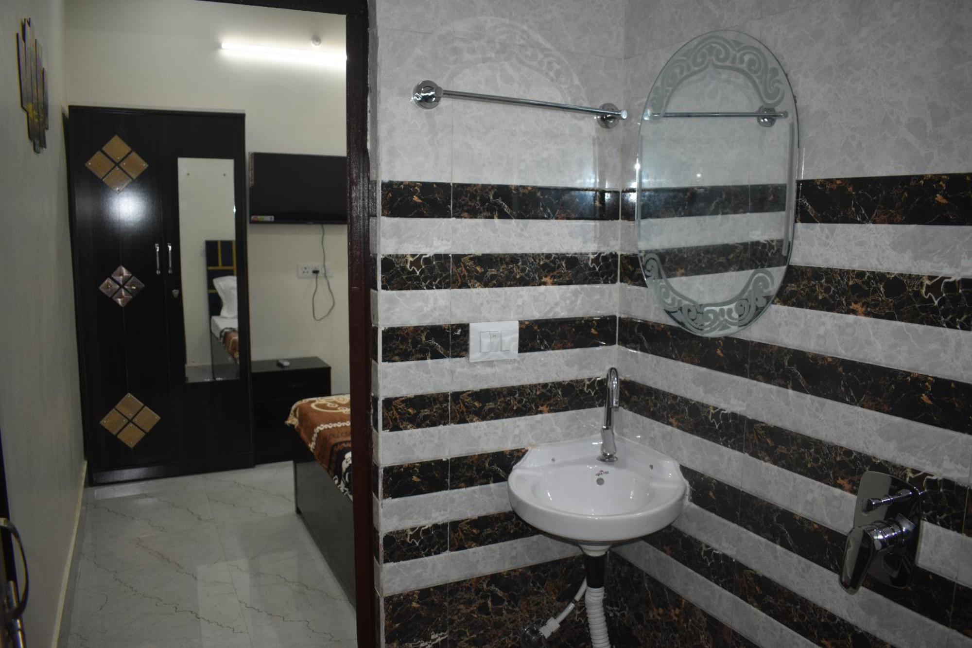Rk Paying Agra (Uttar Pradesh)