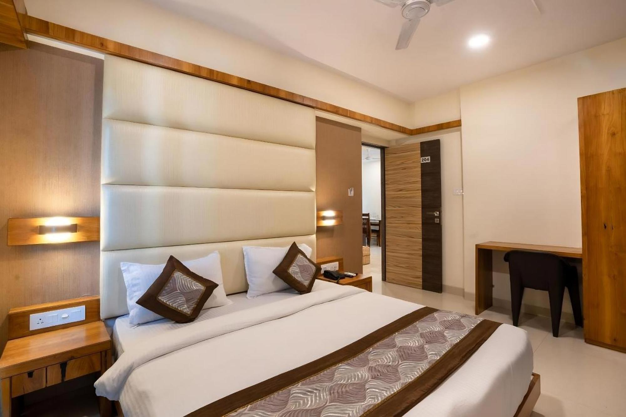 The Golden Glam Hotel