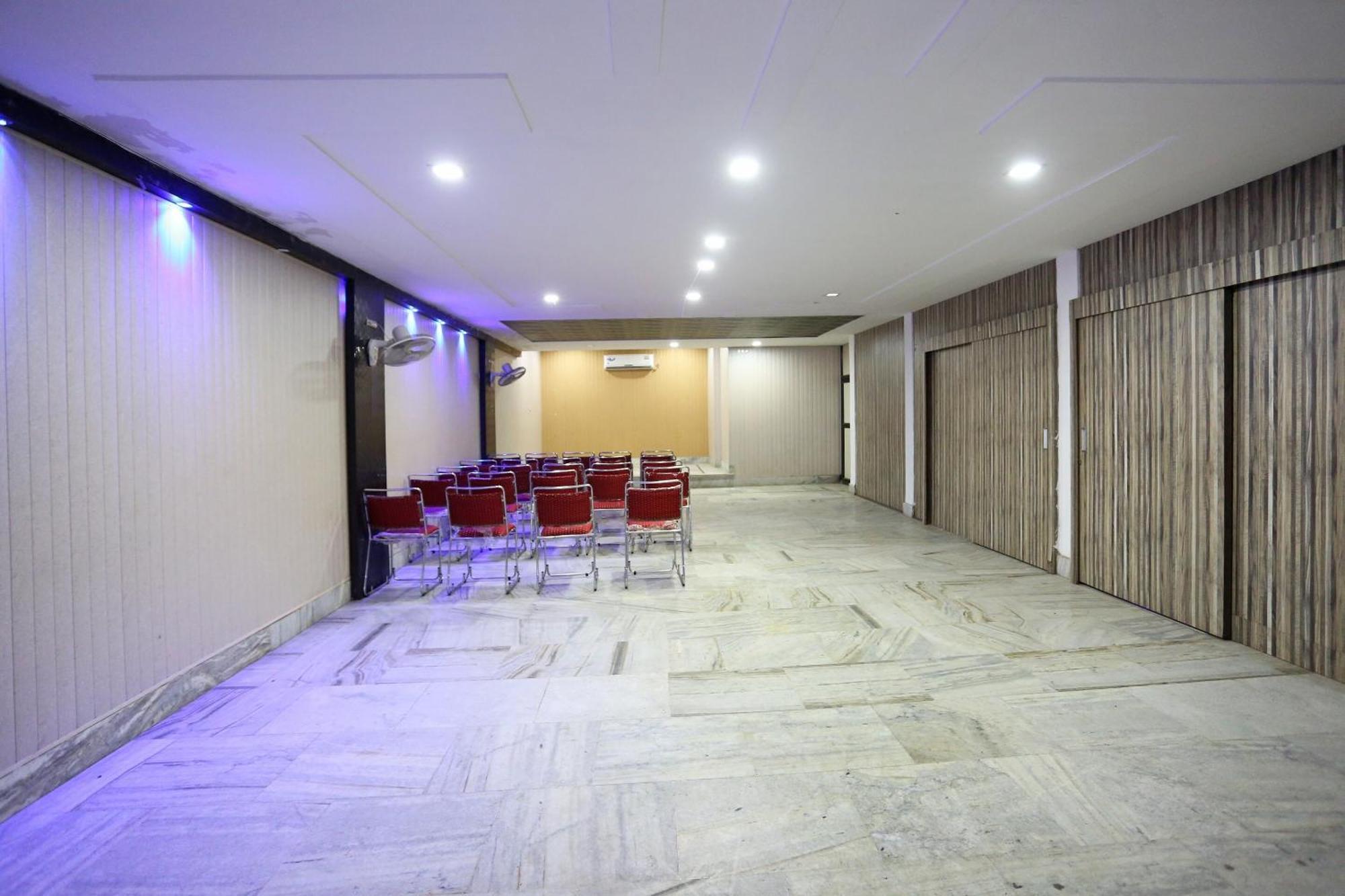 O Kanha Continental 3* Agra (Uttar Pradesh)