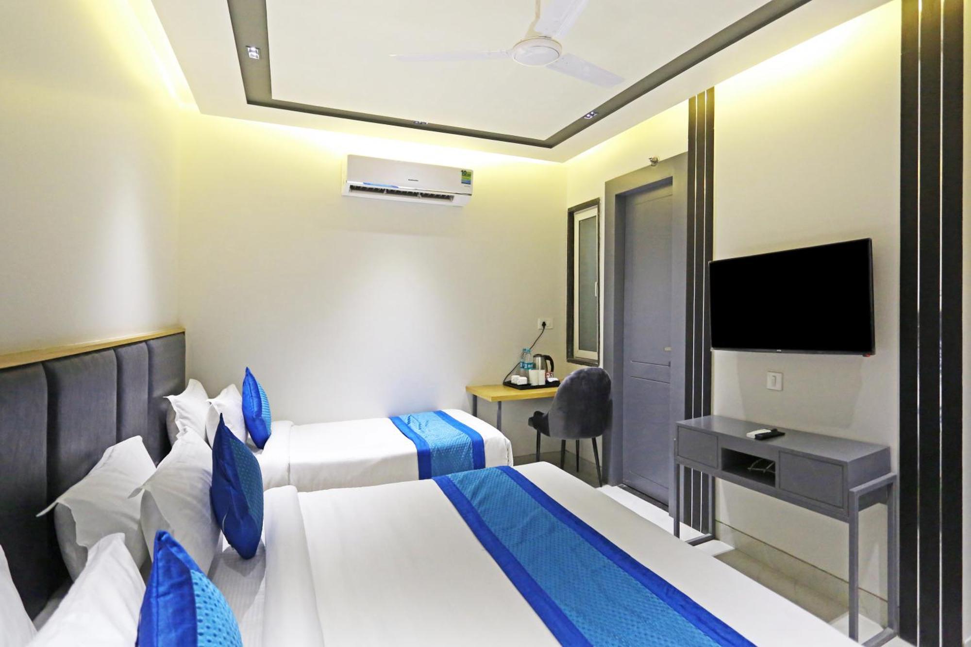 Hotel Crown Agra Near Taj Mahal Agra (Uttar Pradesh)