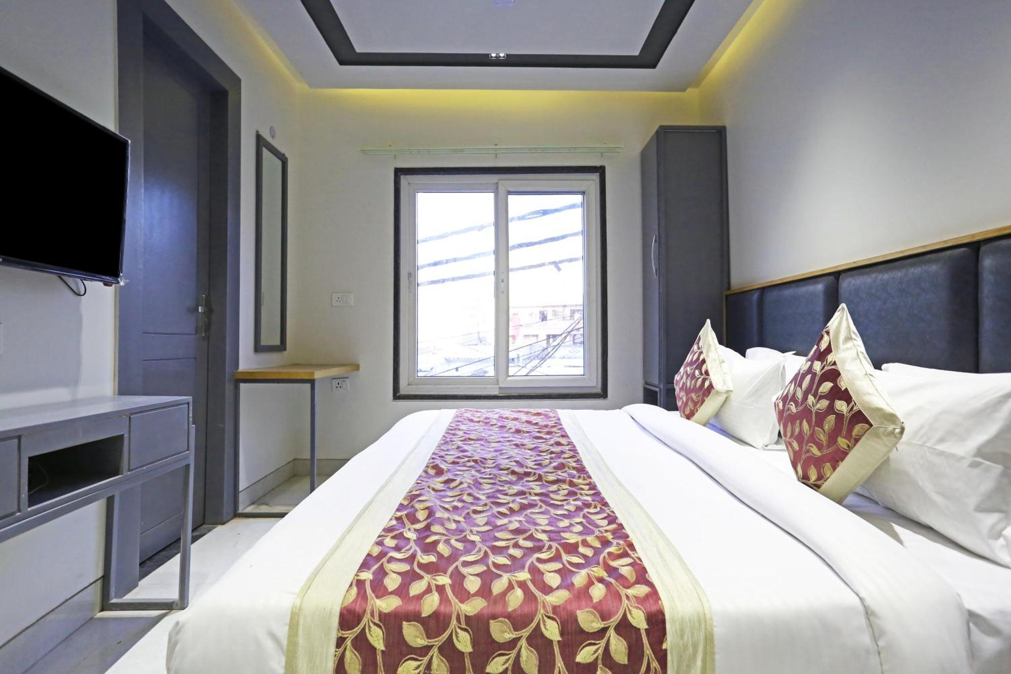 Hotel Crown Agra Near Taj Mahal Agra (Uttar Pradesh)