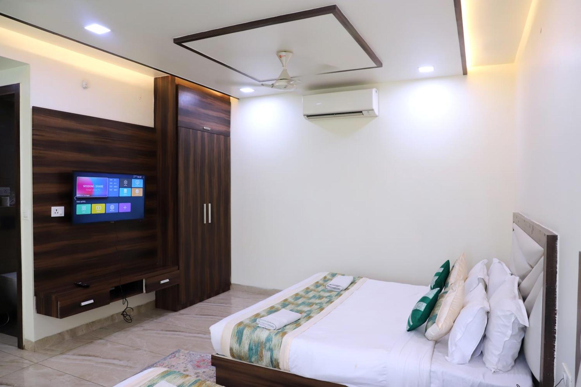 Hotel Crown Agra Near Taj Mahal